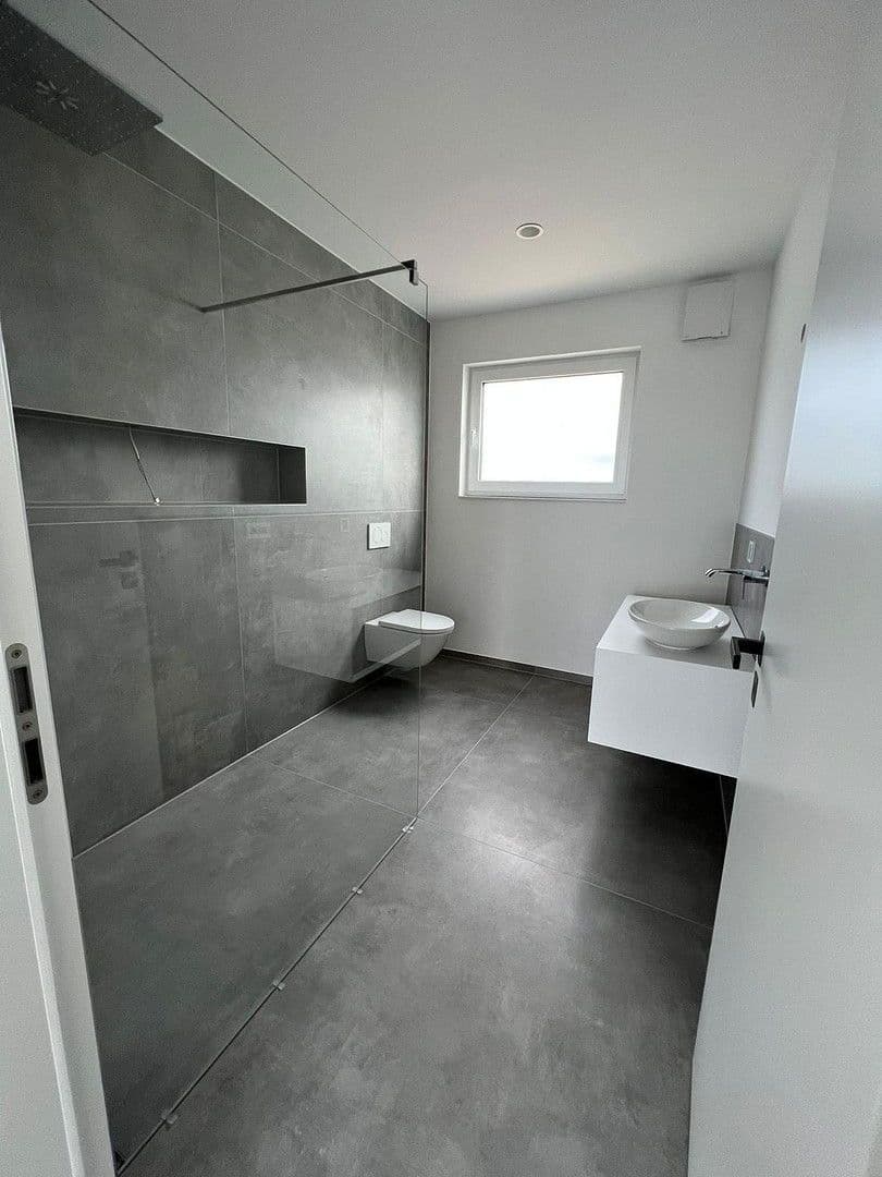 Pronájem bytu 2+1 76 m², Johann-Baptist-Enderle-Weg 6, Hochheim, Hessen Pronájem bytu 2+1 76 m², Johann-Baptist-Enderle-Weg 6, Hochheim, Hessen