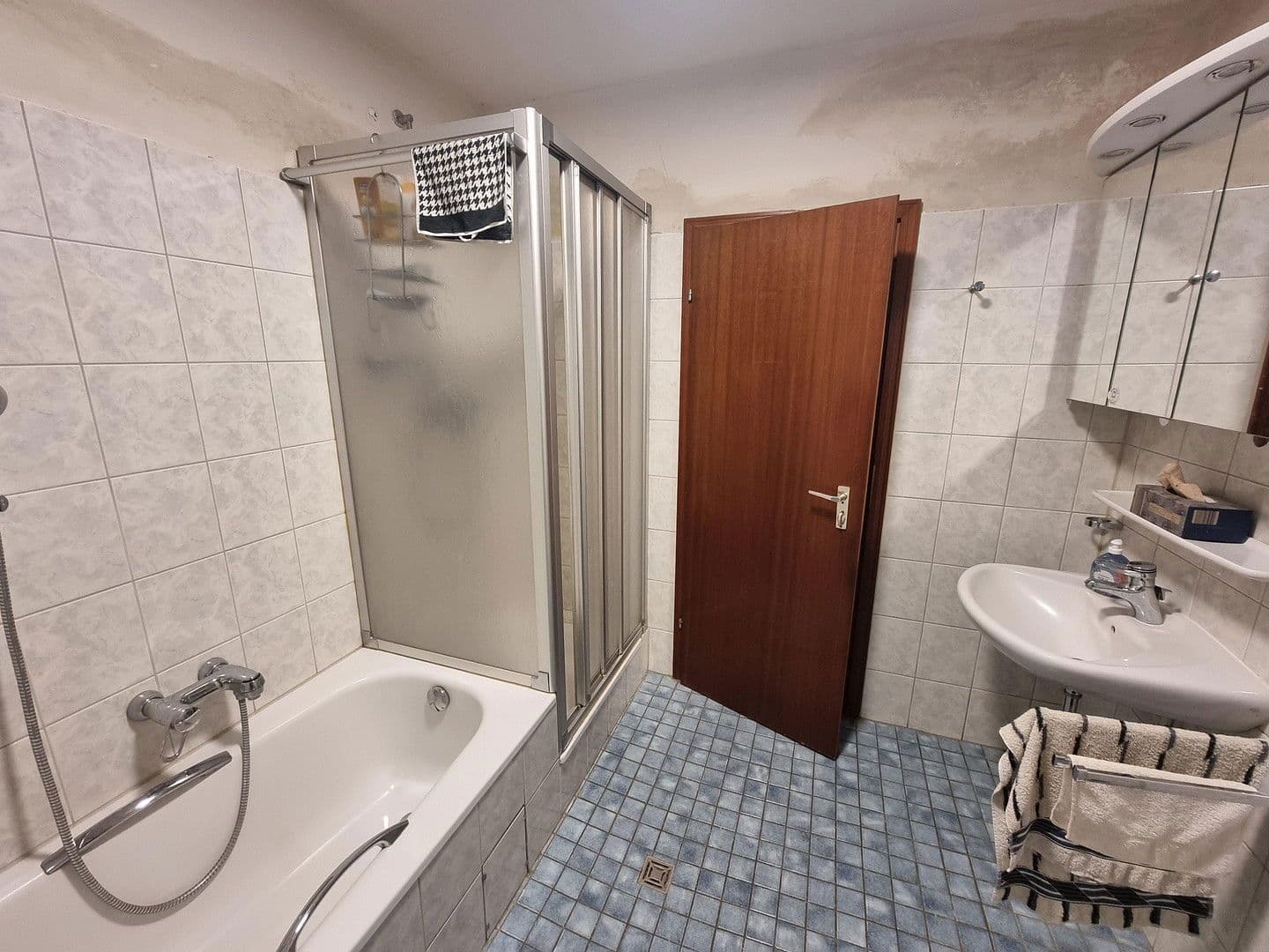 Prodej bytu 3+1 95 m², Frankfurt, Hessen Prodej bytu 3+1 95 m², Frankfurt, Hessen