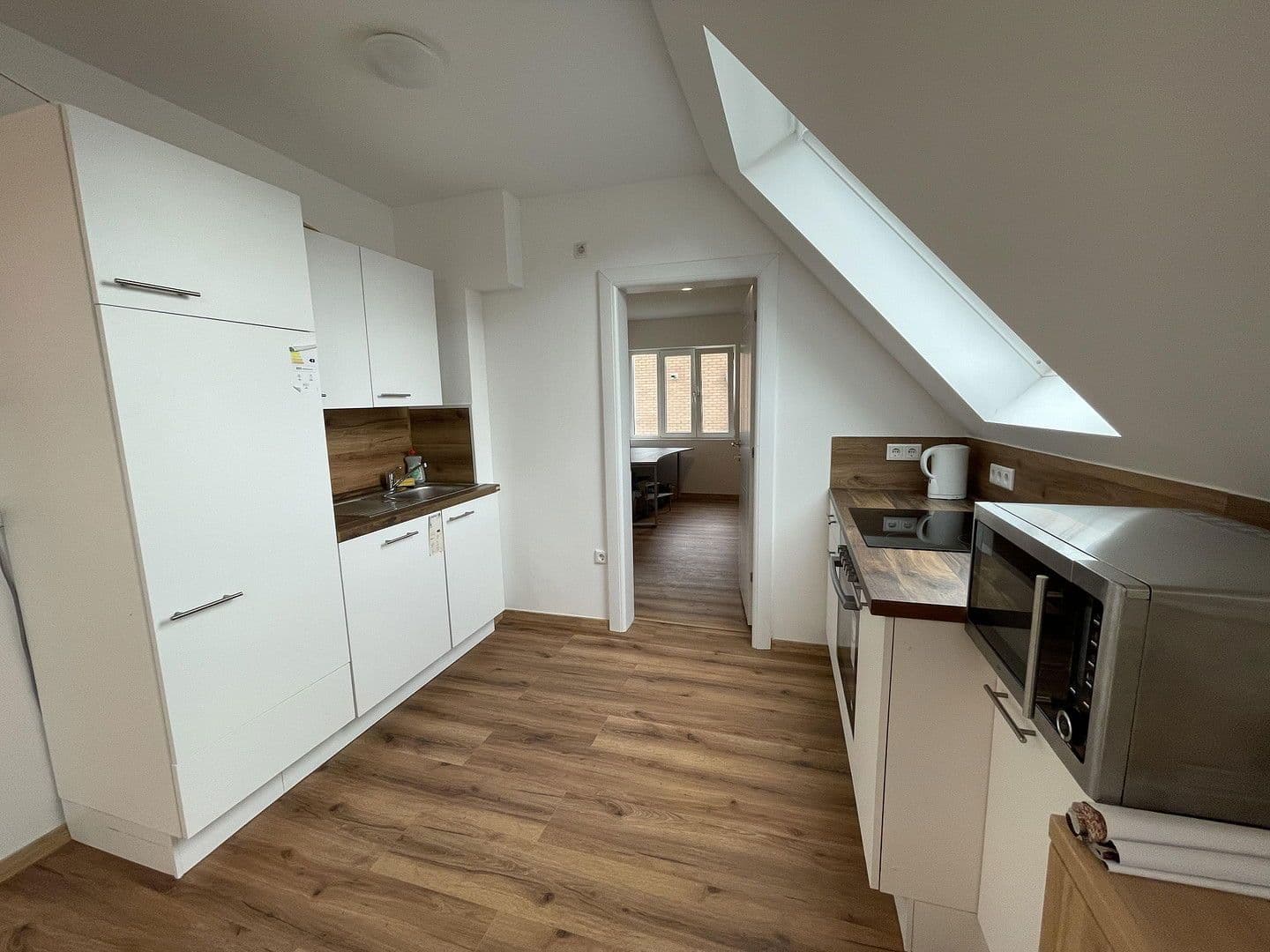 Pronájem bytu 5+1 95 m², Düsseldorf, Severní Porýní-Vestfálsko Pronájem bytu 5+1 95 m², Düsseldorf, Severní Porýní-Vestfálsko