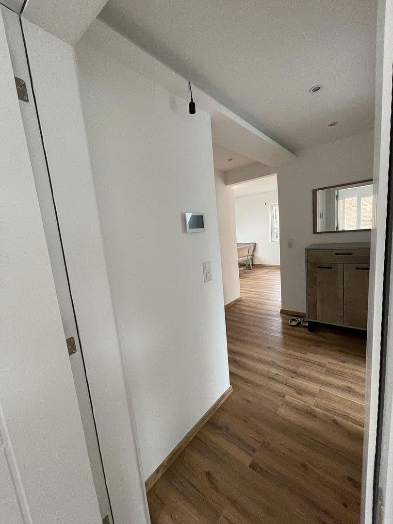 Pronájem bytu 5+1 95 m², Düsseldorf, Severní Porýní-Vestfálsko Pronájem bytu 5+1 95 m², Düsseldorf, Severní Porýní-Vestfálsko