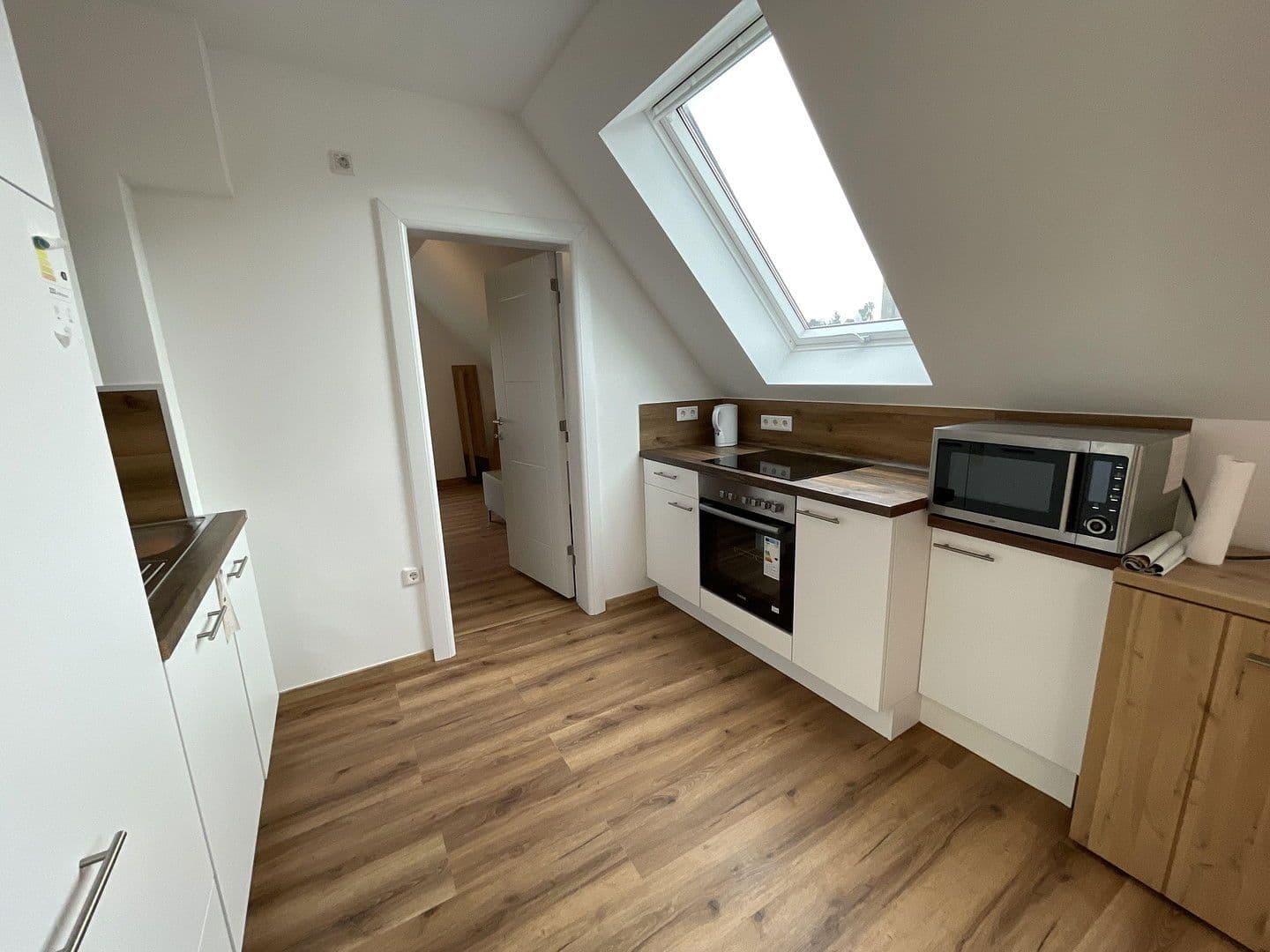 Pronájem bytu 5+1 95 m², Düsseldorf, Severní Porýní-Vestfálsko Pronájem bytu 5+1 95 m², Düsseldorf, Severní Porýní-Vestfálsko