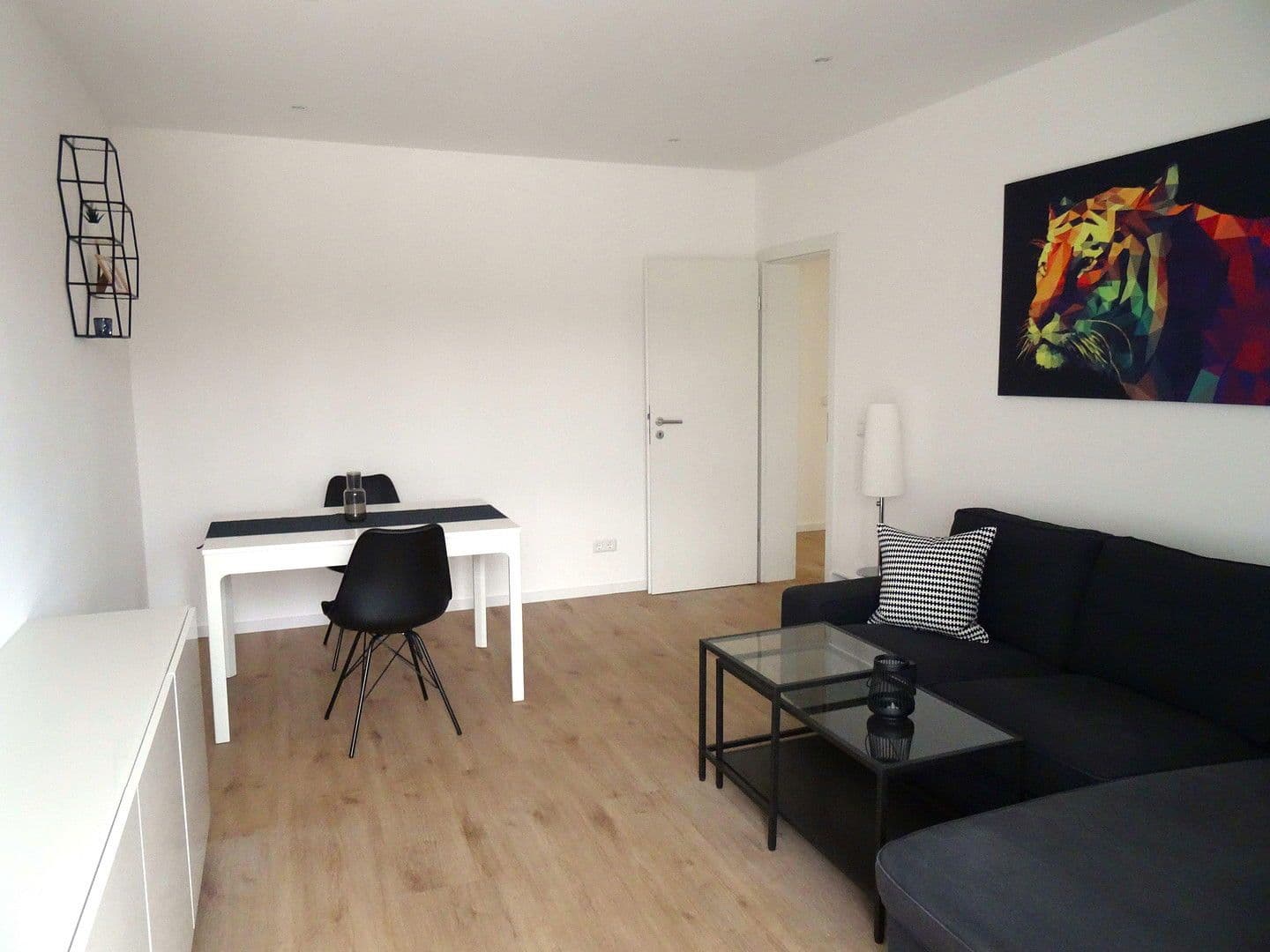 Pronájem bytu 3+1 69 m², Stuttgart, Bádensko-Württembersko Pronájem bytu 3+1 69 m², Stuttgart, Bádensko-Württembersko