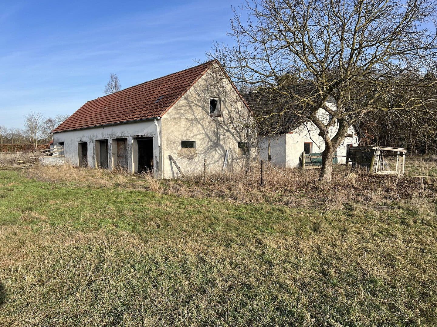 Prodej domu 120 m², pozemek 10.761 m², Meisterstraße 61, Rahden, Severní Porýní-Vestfálsko Prodej domu 120 m², pozemek 10.761 m², Meisterstraße 61, Rahden, Severní Porýní-Vestfálsko