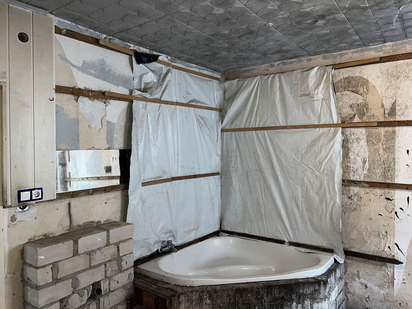 Prodej domu 120 m², pozemek 10.761 m², Meisterstraße 61, Rahden, Severní Porýní-Vestfálsko Prodej domu 120 m², pozemek 10.761 m², Meisterstraße 61, Rahden, Severní Porýní-Vestfálsko