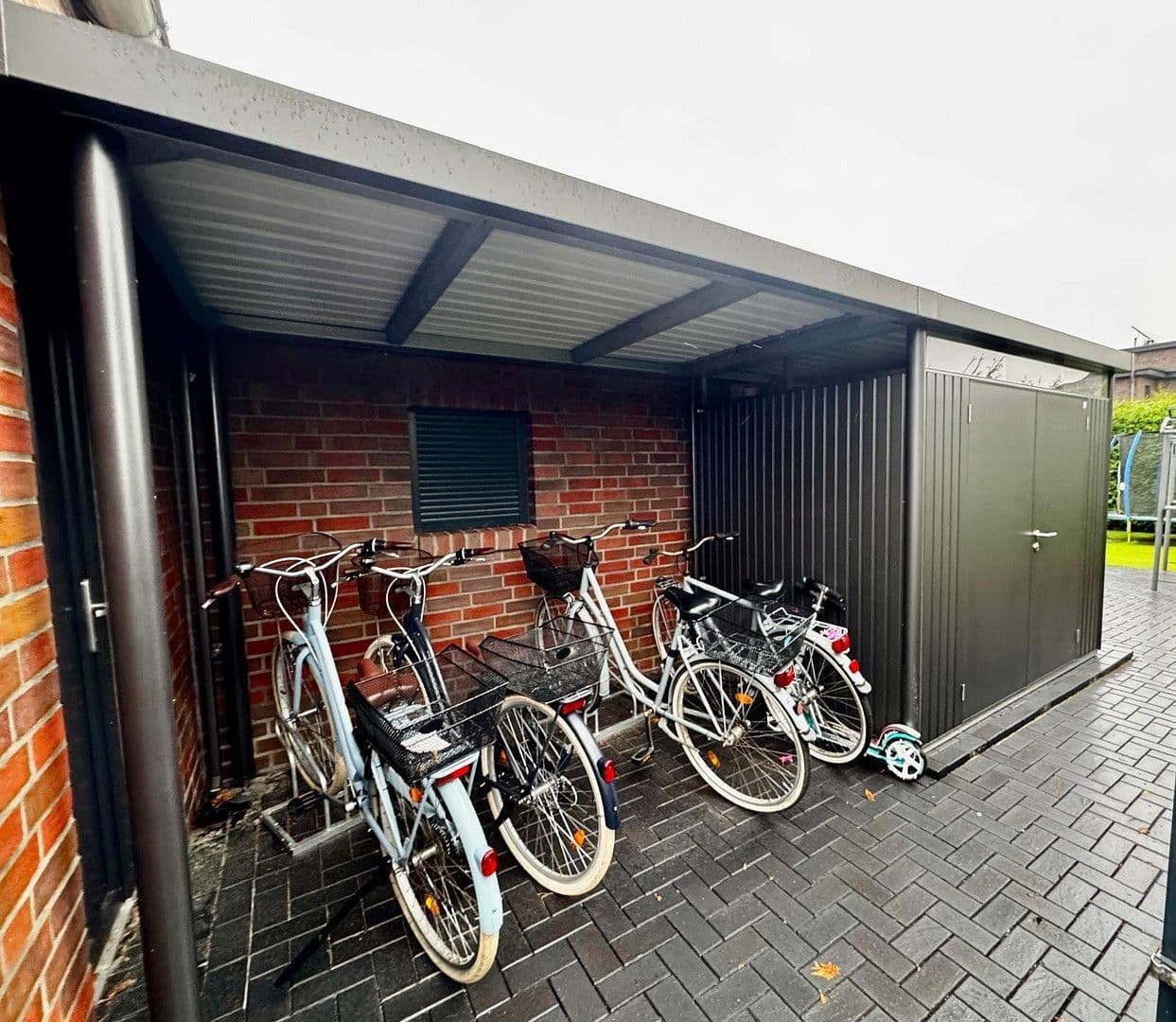 Prodej domu 144 m², pozemek 694 m², Delmenhorst, Dolní Sasko Prodej domu 144 m², pozemek 694 m², Delmenhorst, Dolní Sasko