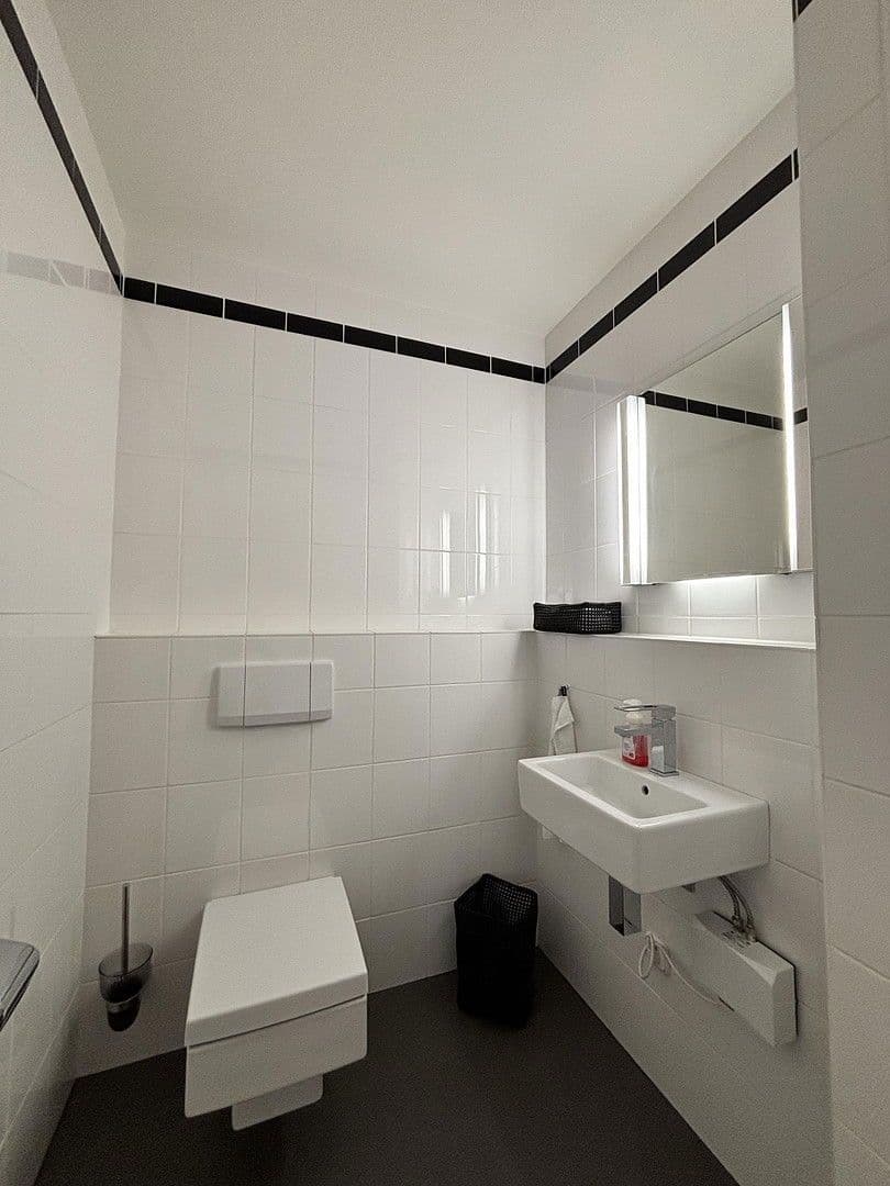 Prodej bytu 5+1 143 m², Essen, Severní Porýní-Vestfálsko Prodej bytu 5+1 143 m², Essen, Severní Porýní-Vestfálsko