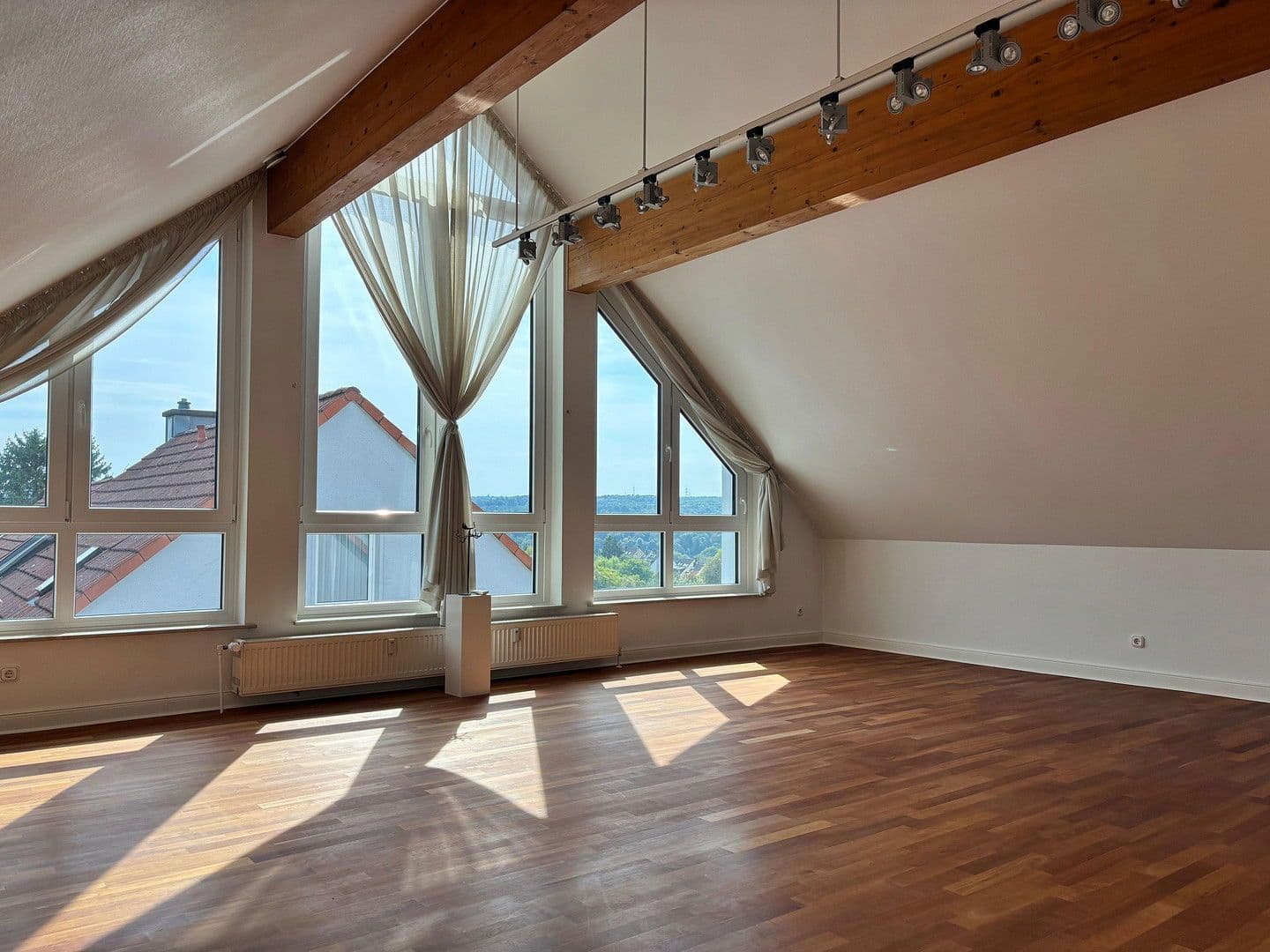 Prodej bytu 5+1 143 m², Essen, Severní Porýní-Vestfálsko Prodej bytu 5+1 143 m², Essen, Severní Porýní-Vestfálsko