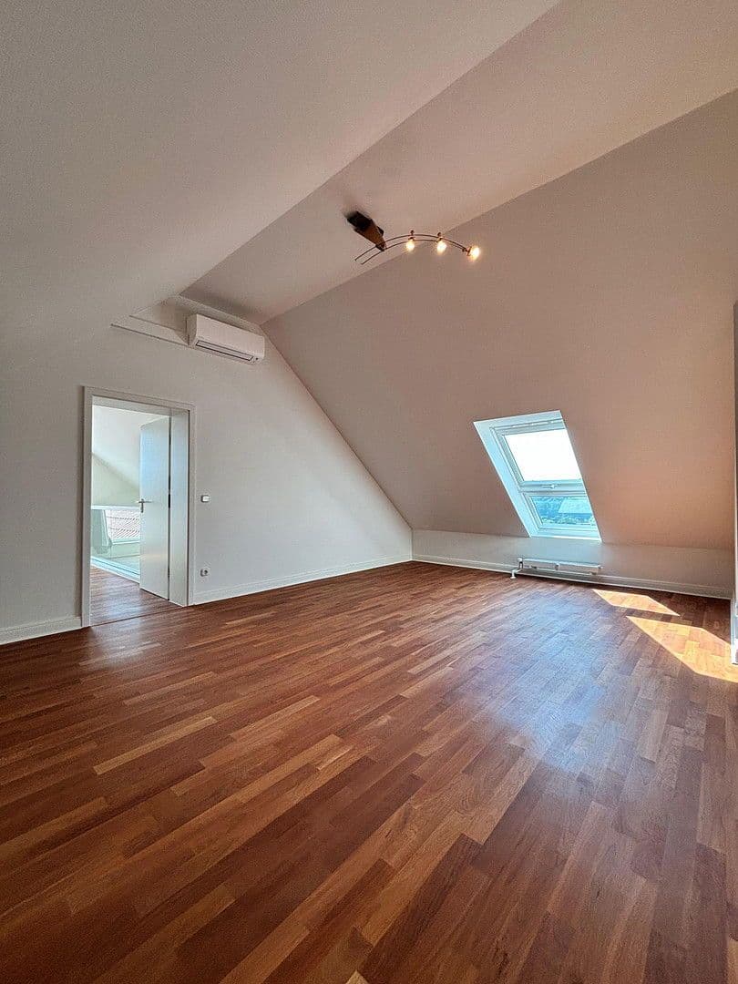 Prodej bytu 5+1 143 m², Essen, Severní Porýní-Vestfálsko Prodej bytu 5+1 143 m², Essen, Severní Porýní-Vestfálsko