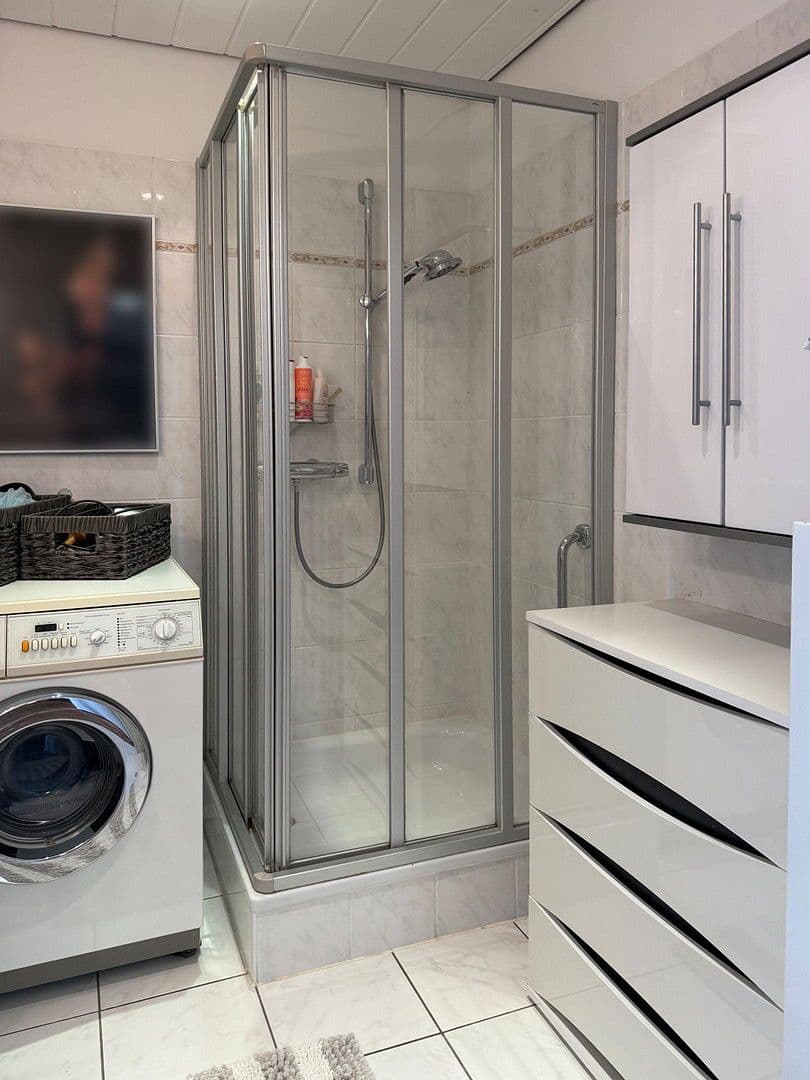 Prodej bytu 3+1 82 m², Gräfrather Straße 17, Solingen, Severní Porýní-Vestfálsko Prodej bytu 3+1 82 m², Gräfrather Straße 17, Solingen, Severní Porýní-Vestfálsko