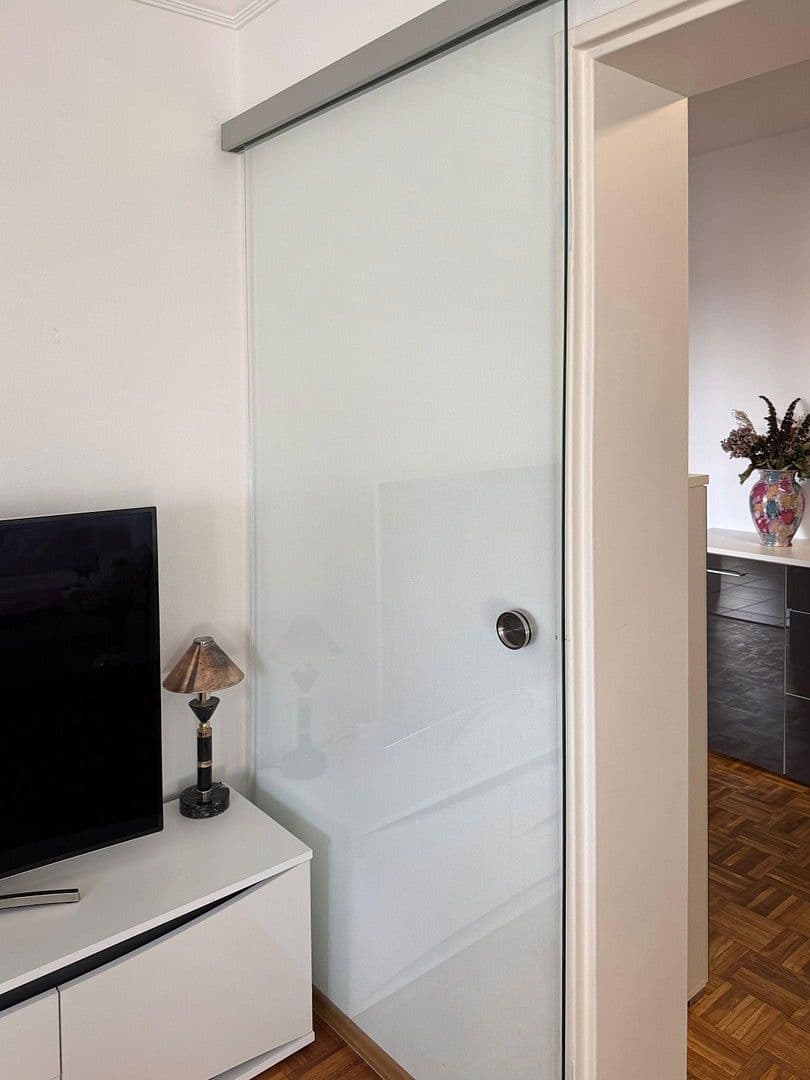 Prodej bytu 3+1 82 m², Gräfrather Straße 17, Solingen, Severní Porýní-Vestfálsko Prodej bytu 3+1 82 m², Gräfrather Straße 17, Solingen, Severní Porýní-Vestfálsko