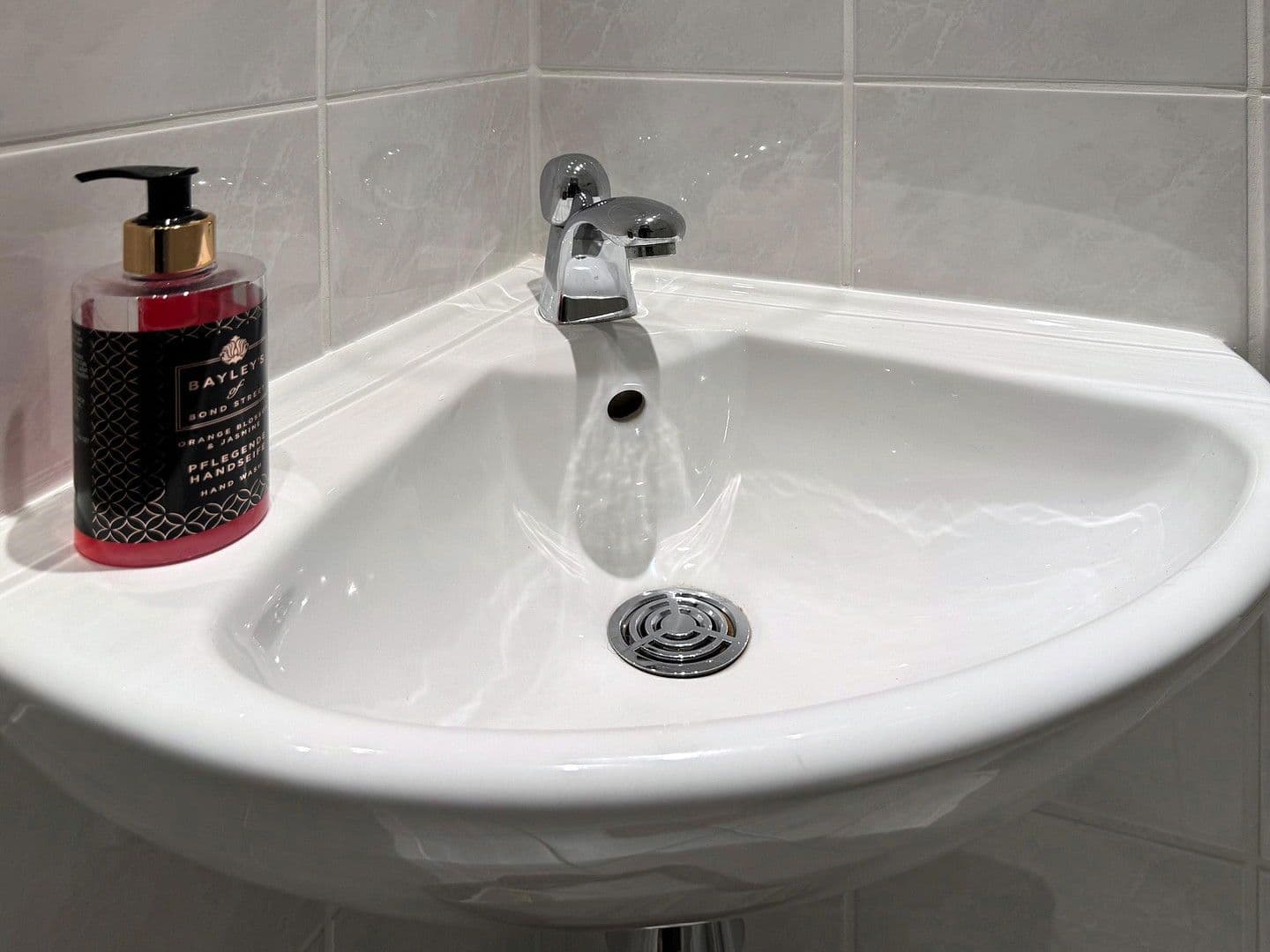 Prodej bytu 3+1 82 m², Gräfrather Straße 17, Solingen, Severní Porýní-Vestfálsko Prodej bytu 3+1 82 m², Gräfrather Straße 17, Solingen, Severní Porýní-Vestfálsko