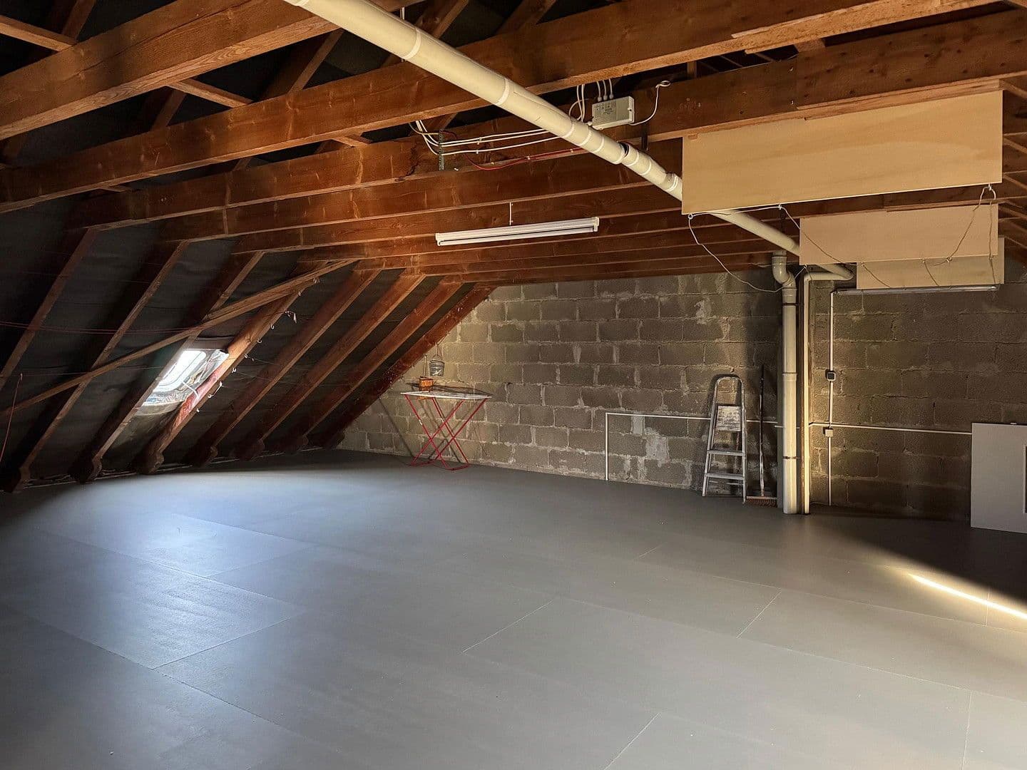 Prodej bytu 3+1 82 m², Gräfrather Straße 17, Solingen, Severní Porýní-Vestfálsko Prodej bytu 3+1 82 m², Gräfrather Straße 17, Solingen, Severní Porýní-Vestfálsko