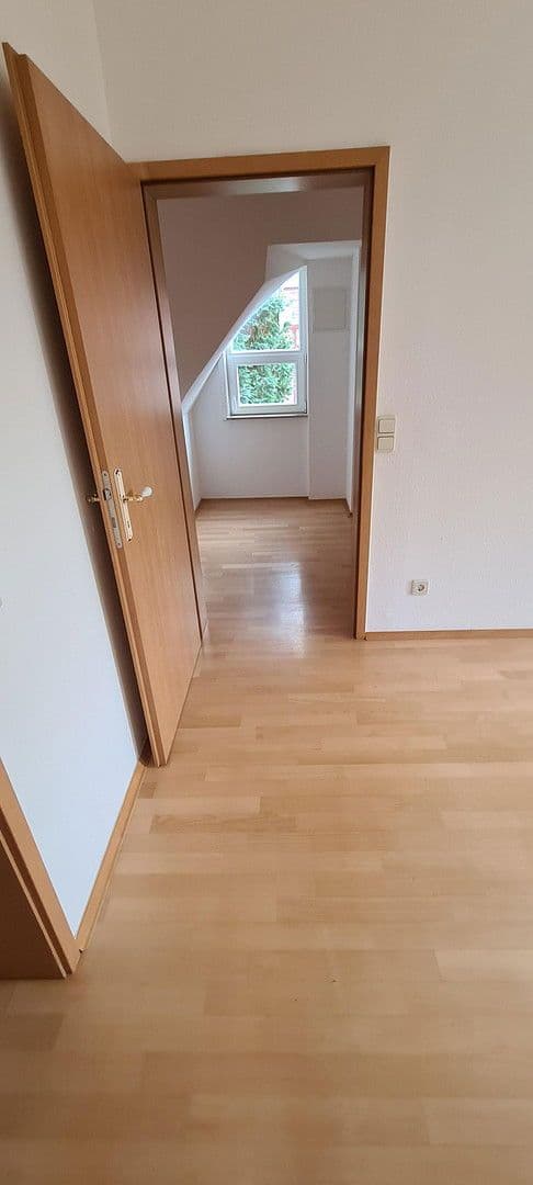 Pronájem bytu 4+1 88 m², Suhl, Durynsko Pronájem bytu 4+1 88 m², Suhl, Durynsko