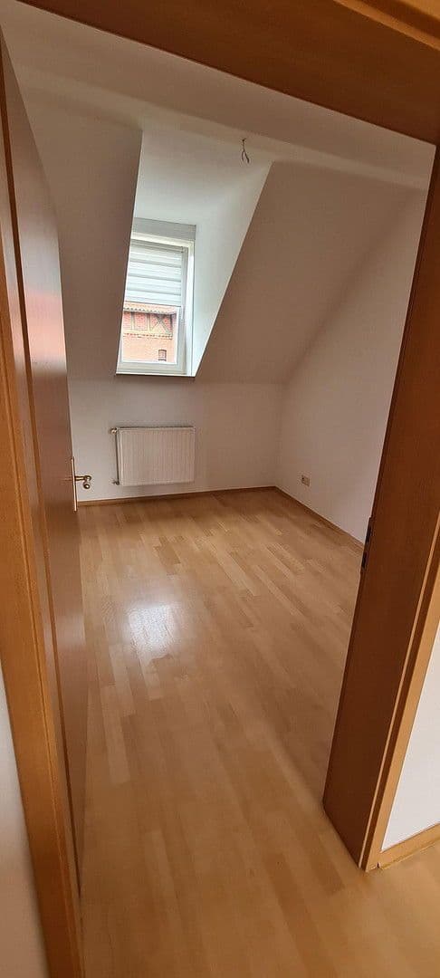 Pronájem bytu 4+1 88 m², Suhl, Durynsko Pronájem bytu 4+1 88 m², Suhl, Durynsko