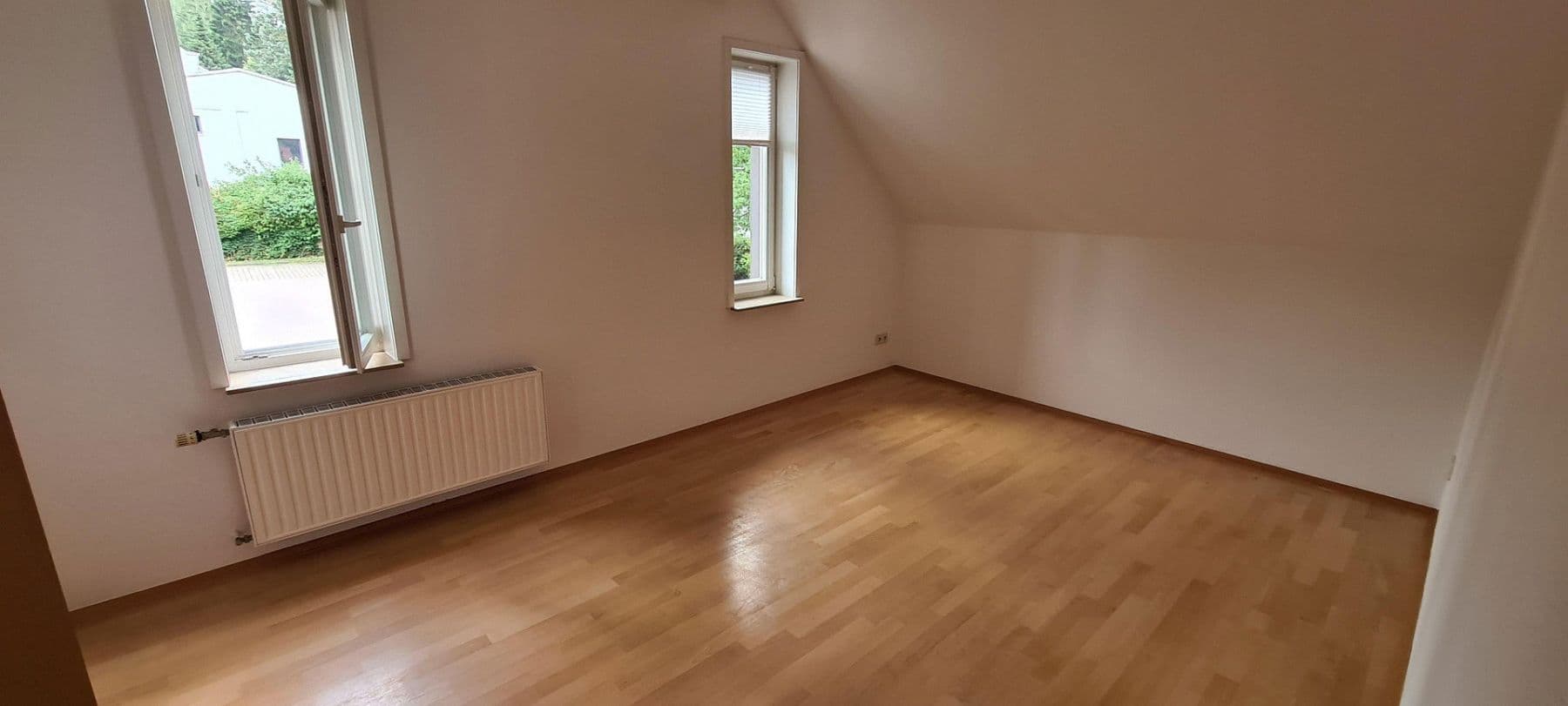 Pronájem bytu 4+1 88 m², Suhl, Durynsko Pronájem bytu 4+1 88 m², Suhl, Durynsko