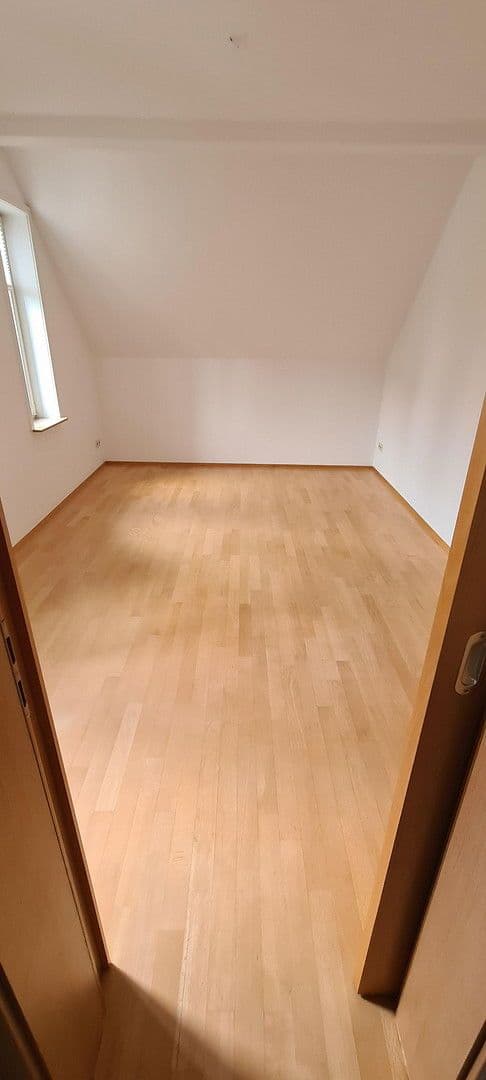 Pronájem bytu 4+1 88 m², Suhl, Durynsko Pronájem bytu 4+1 88 m², Suhl, Durynsko