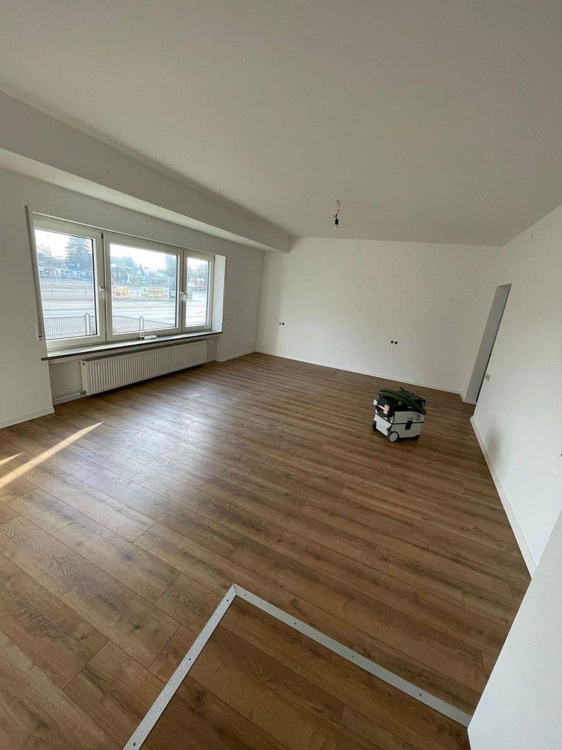 Pronájem bytu 4+1 108 m², Friedrichshafen, Bádensko-Württembersko Pronájem bytu 4+1 108 m², Friedrichshafen, Bádensko-Württembersko