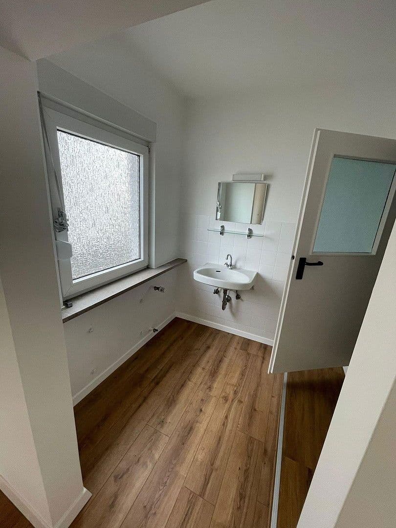 Pronájem bytu 4+1 108 m², Friedrichshafen, Bádensko-Württembersko Pronájem bytu 4+1 108 m², Friedrichshafen, Bádensko-Württembersko