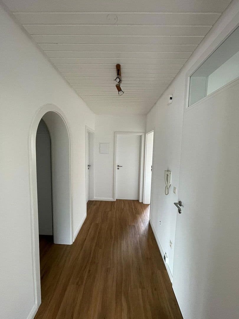 Pronájem bytu 4+1 108 m², Friedrichshafen, Bádensko-Württembersko Pronájem bytu 4+1 108 m², Friedrichshafen, Bádensko-Württembersko