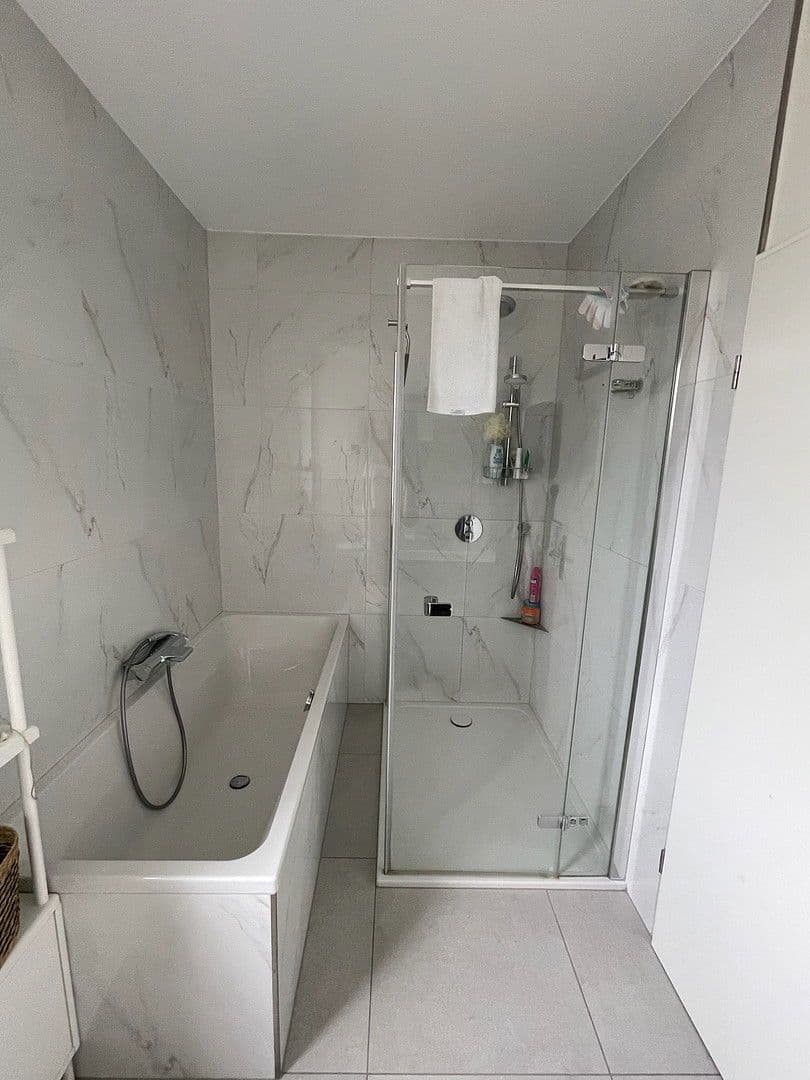 Pronájem bytu 3+1 94 m², Ubierstraße 105, Bonn, Severní Porýní-Vestfálsko Pronájem bytu 3+1 94 m², Ubierstraße 105, Bonn, Severní Porýní-Vestfálsko