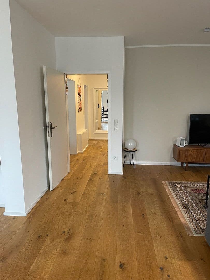 Pronájem bytu 3+1 94 m², Ubierstraße 105, Bonn, Severní Porýní-Vestfálsko Pronájem bytu 3+1 94 m², Ubierstraße 105, Bonn, Severní Porýní-Vestfálsko