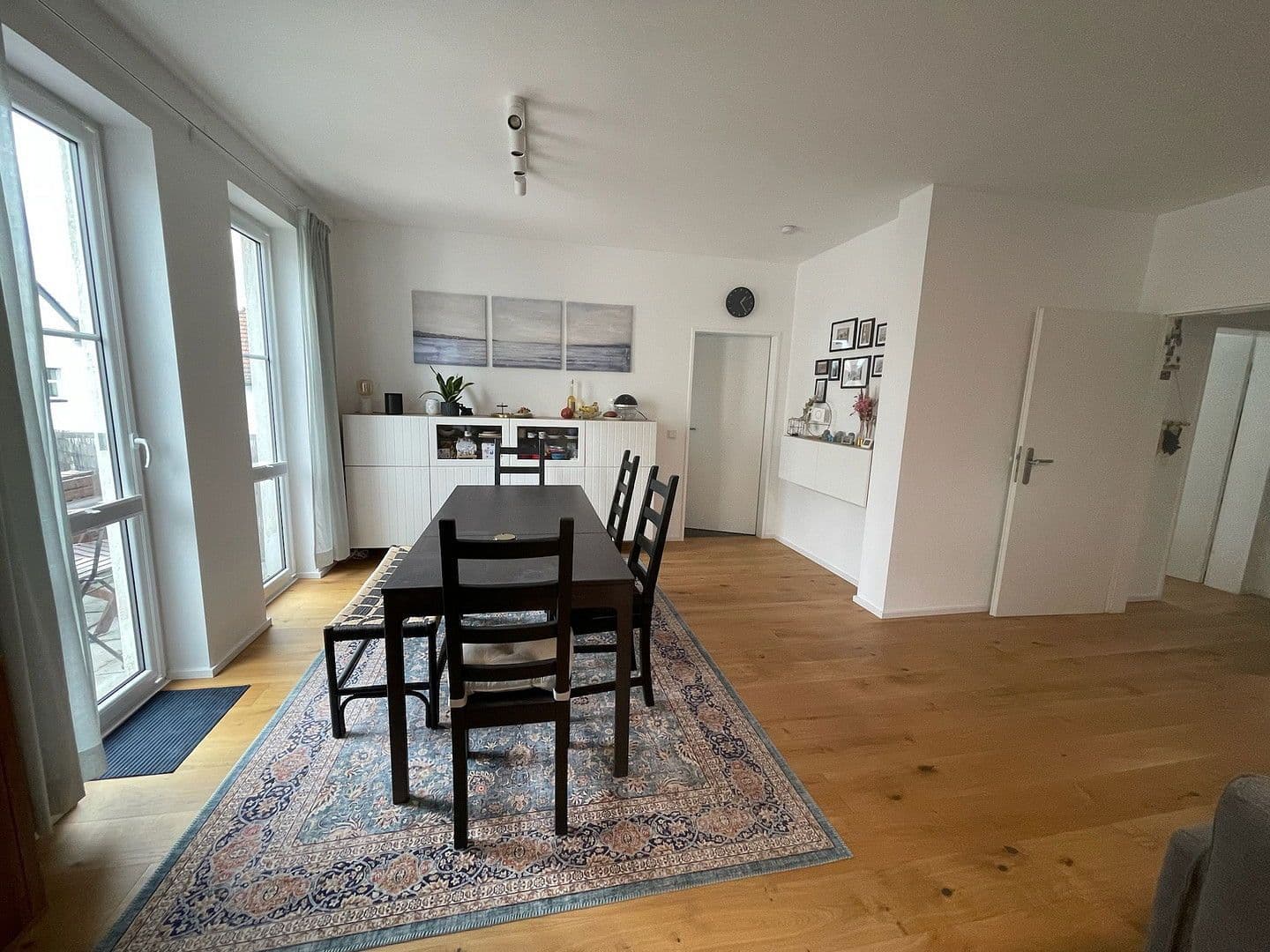 Pronájem bytu 3+1 94 m², Ubierstraße 105, Bonn, Severní Porýní-Vestfálsko Pronájem bytu 3+1 94 m², Ubierstraße 105, Bonn, Severní Porýní-Vestfálsko