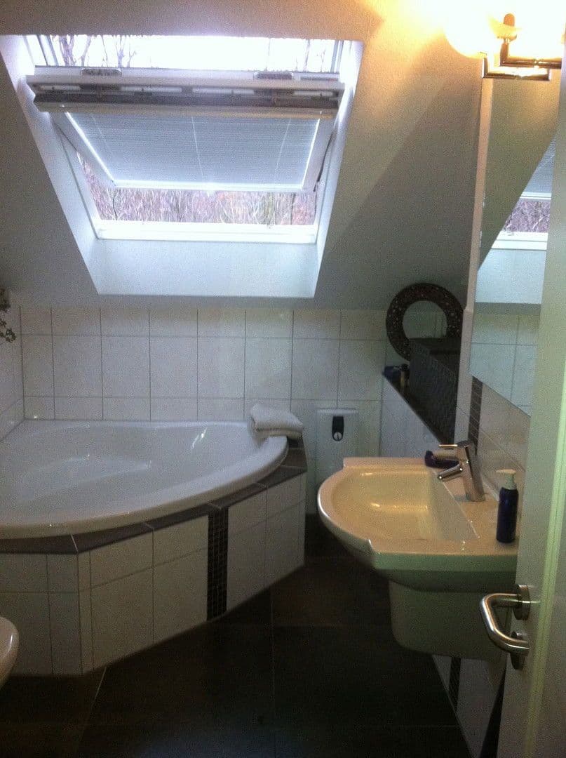 Pronájem bytu 3+1 90 m², Essen, Severní Porýní-Vestfálsko Pronájem bytu 3+1 90 m², Essen, Severní Porýní-Vestfálsko