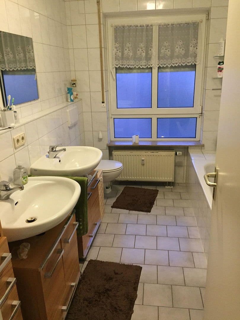Prodej bytu 3+1 75 m², Fliederweg 24, Zellingen, Bavorsko Prodej bytu 3+1 75 m², Fliederweg 24, Zellingen, Bavorsko