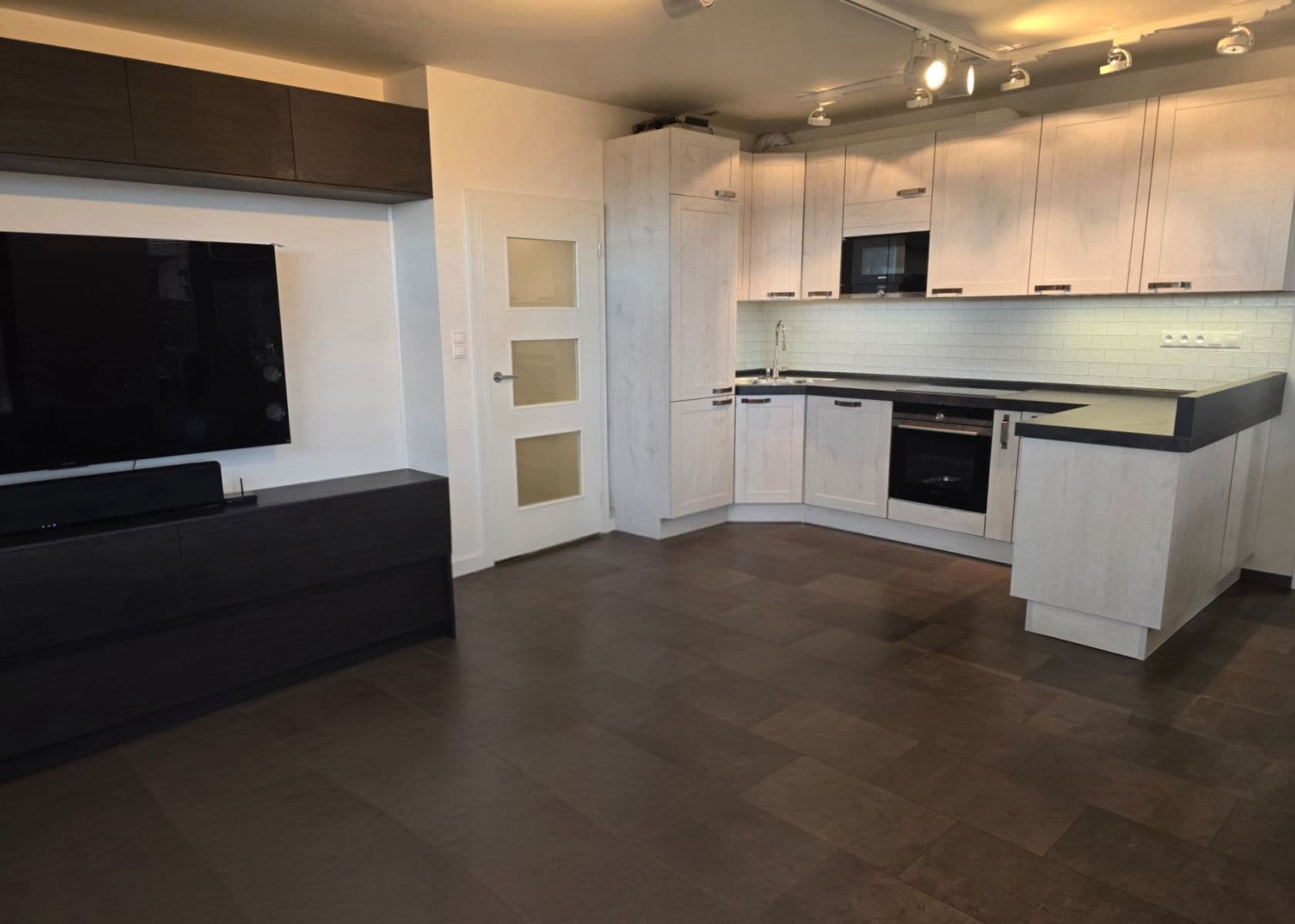 Pronájem bytu 2+kk 64 m², Lanžhotská, Praha, Praha Pronájem bytu 2+kk 64 m², Lanžhotská, Praha, Praha