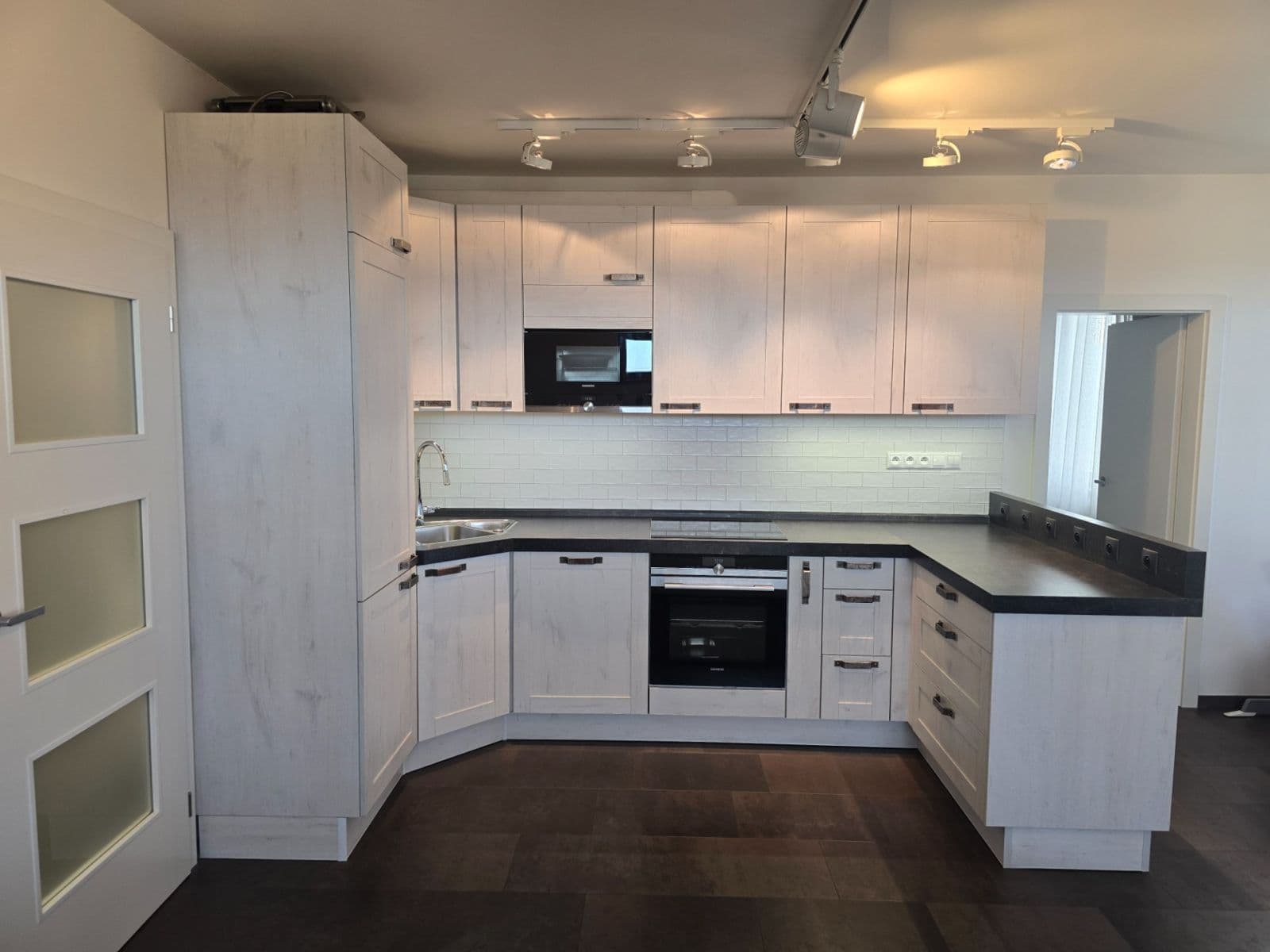 Pronájem bytu 2+kk 64 m², Lanžhotská, Praha, Praha Pronájem bytu 2+kk 64 m², Lanžhotská, Praha, Praha