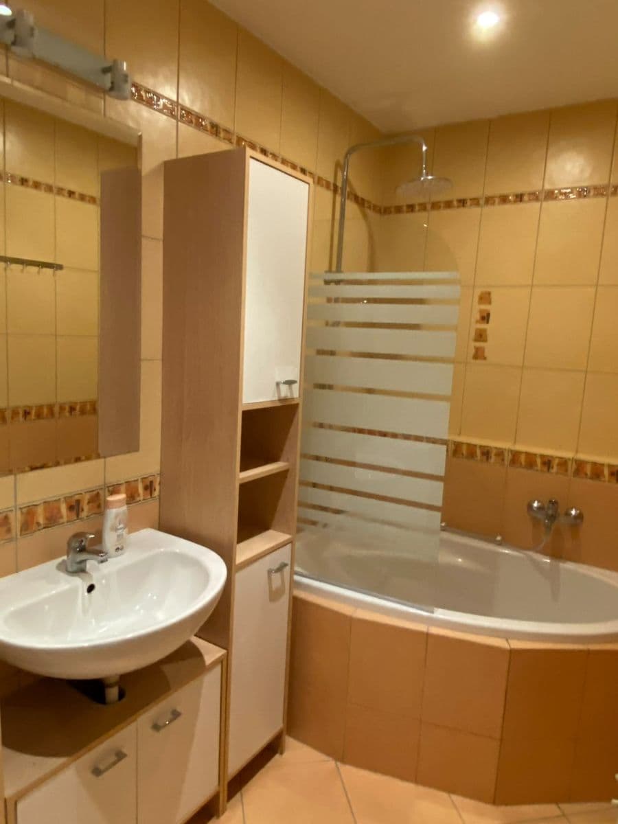 Pronájem bytu 2+kk 59 m², Mattioliho, Praha, Praha Pronájem bytu 2+kk 59 m², Mattioliho, Praha, Praha