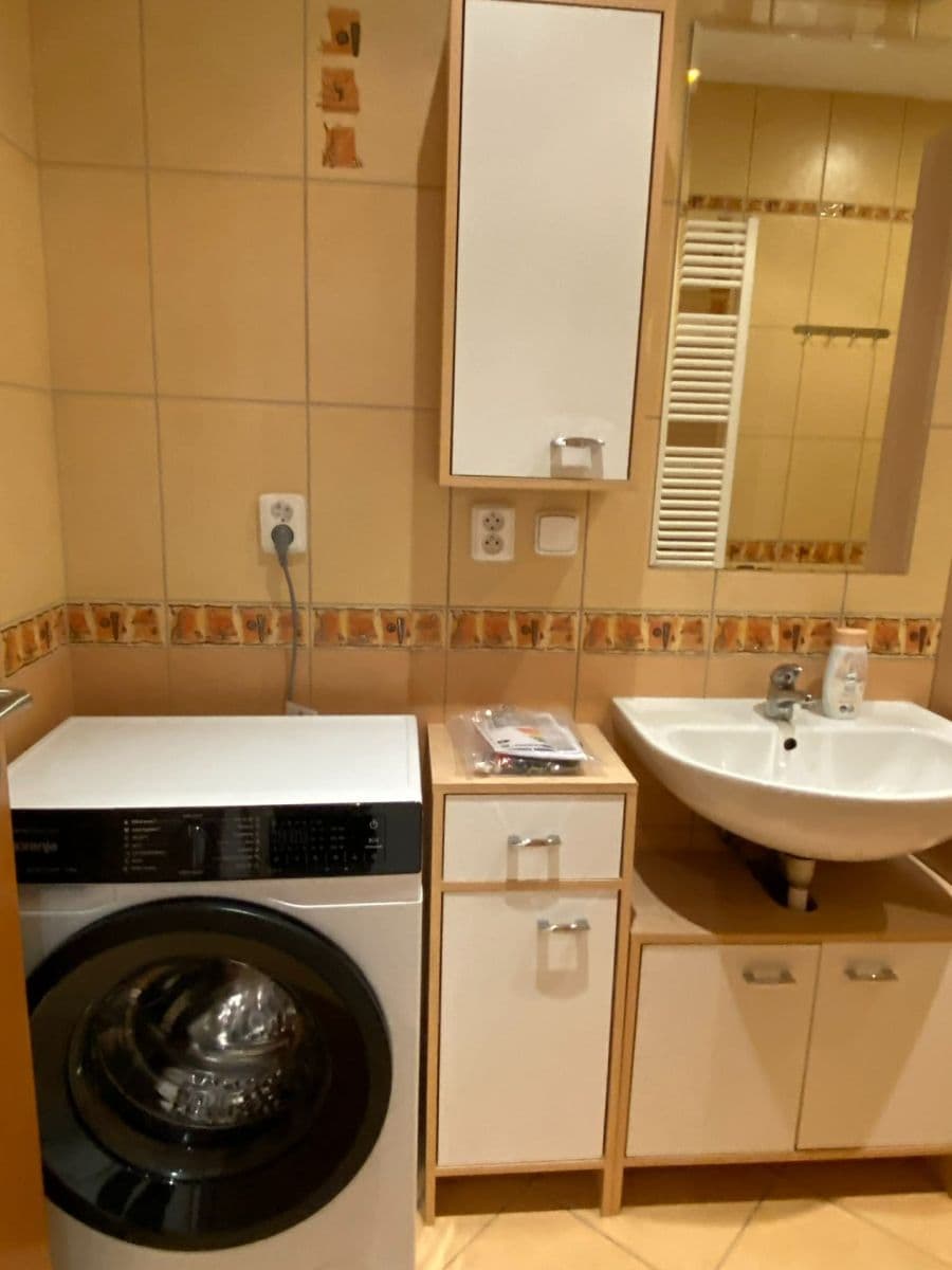 Pronájem bytu 2+kk 59 m², Mattioliho, Praha, Praha Pronájem bytu 2+kk 59 m², Mattioliho, Praha, Praha