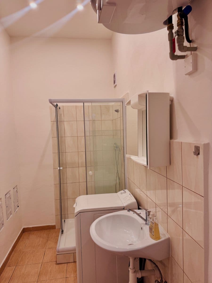 Pronájem bytu 2+kk 55 m², Na Jezerce, Praha, Praha Pronájem bytu 2+kk 55 m², Na Jezerce, Praha, Praha