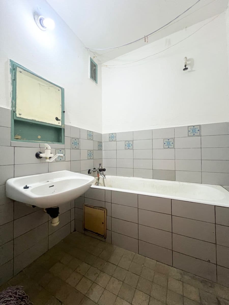 Prodej bytu 3+1 72 m², Benešovo nábřeží, Zlín, Zlínský kraj Prodej bytu 3+1 72 m², Benešovo nábřeží, Zlín, Zlínský kraj