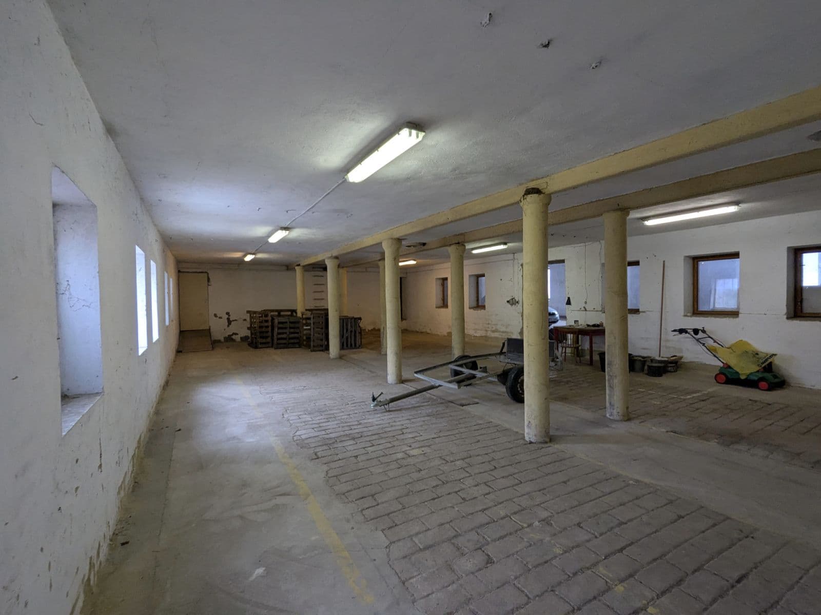 Pronájem nebytového prostoru 644 m², Lelekovice, Jihomoravský kraj Pronájem nebytového prostoru 644 m², Lelekovice, Jihomoravský kraj