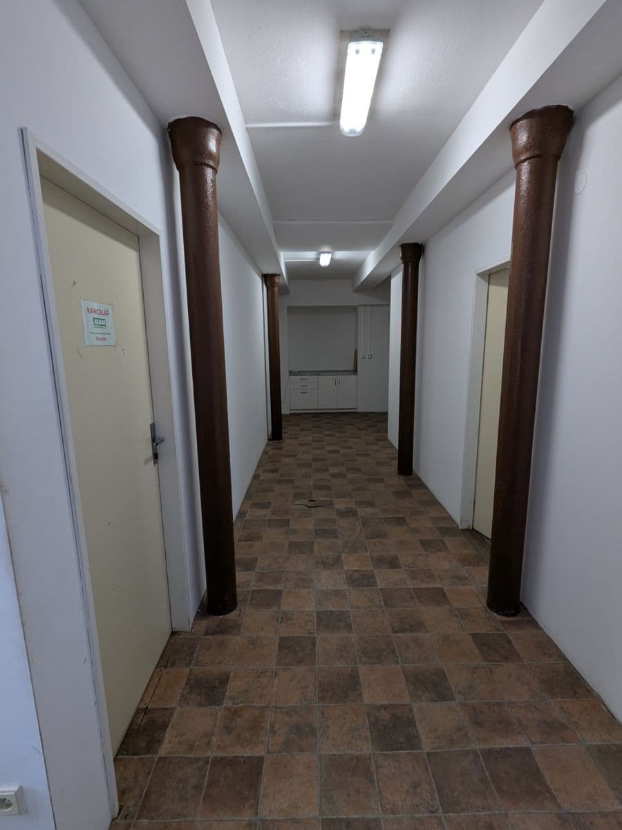 Pronájem nebytového prostoru 644 m², Lelekovice, Jihomoravský kraj Pronájem nebytového prostoru 644 m², Lelekovice, Jihomoravský kraj
