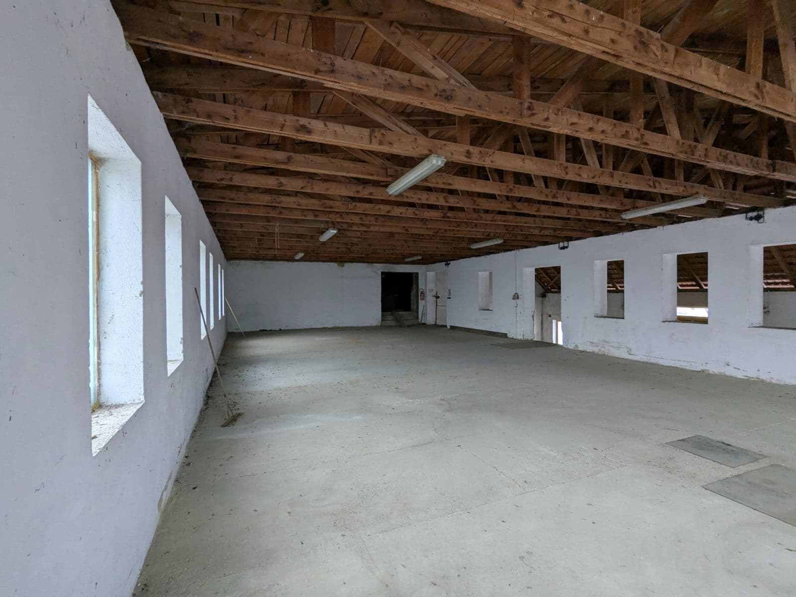 Pronájem nebytového prostoru 644 m², Lelekovice, Jihomoravský kraj Pronájem nebytového prostoru 644 m², Lelekovice, Jihomoravský kraj