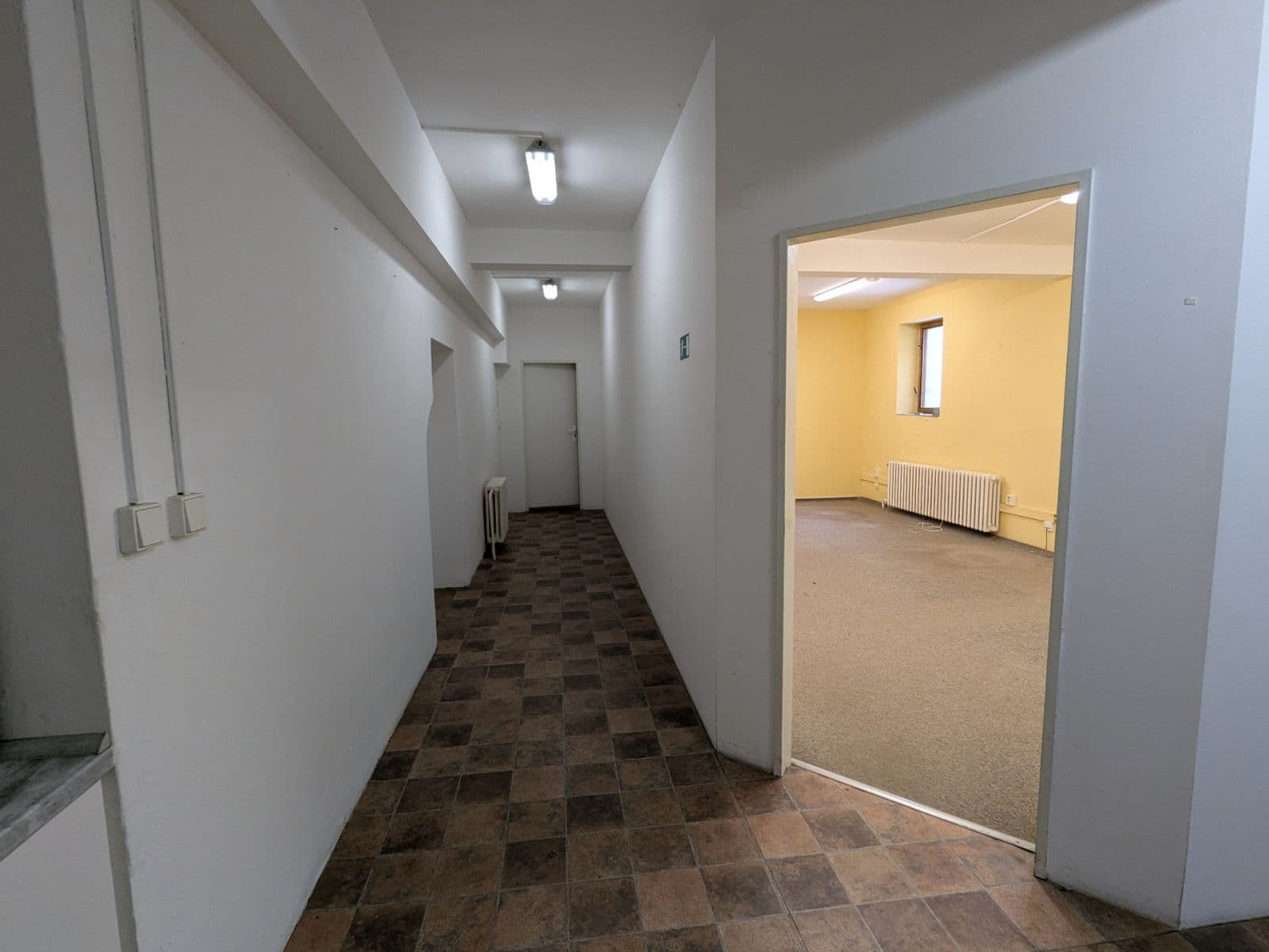 Pronájem nebytového prostoru 644 m², Lelekovice, Jihomoravský kraj Pronájem nebytového prostoru 644 m², Lelekovice, Jihomoravský kraj