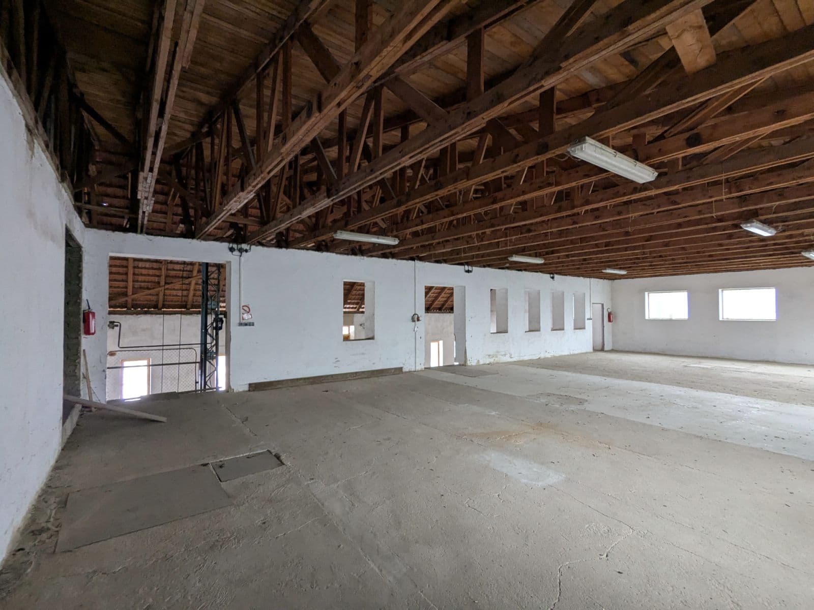 Pronájem nebytového prostoru 644 m², Lelekovice, Jihomoravský kraj Pronájem nebytového prostoru 644 m², Lelekovice, Jihomoravský kraj