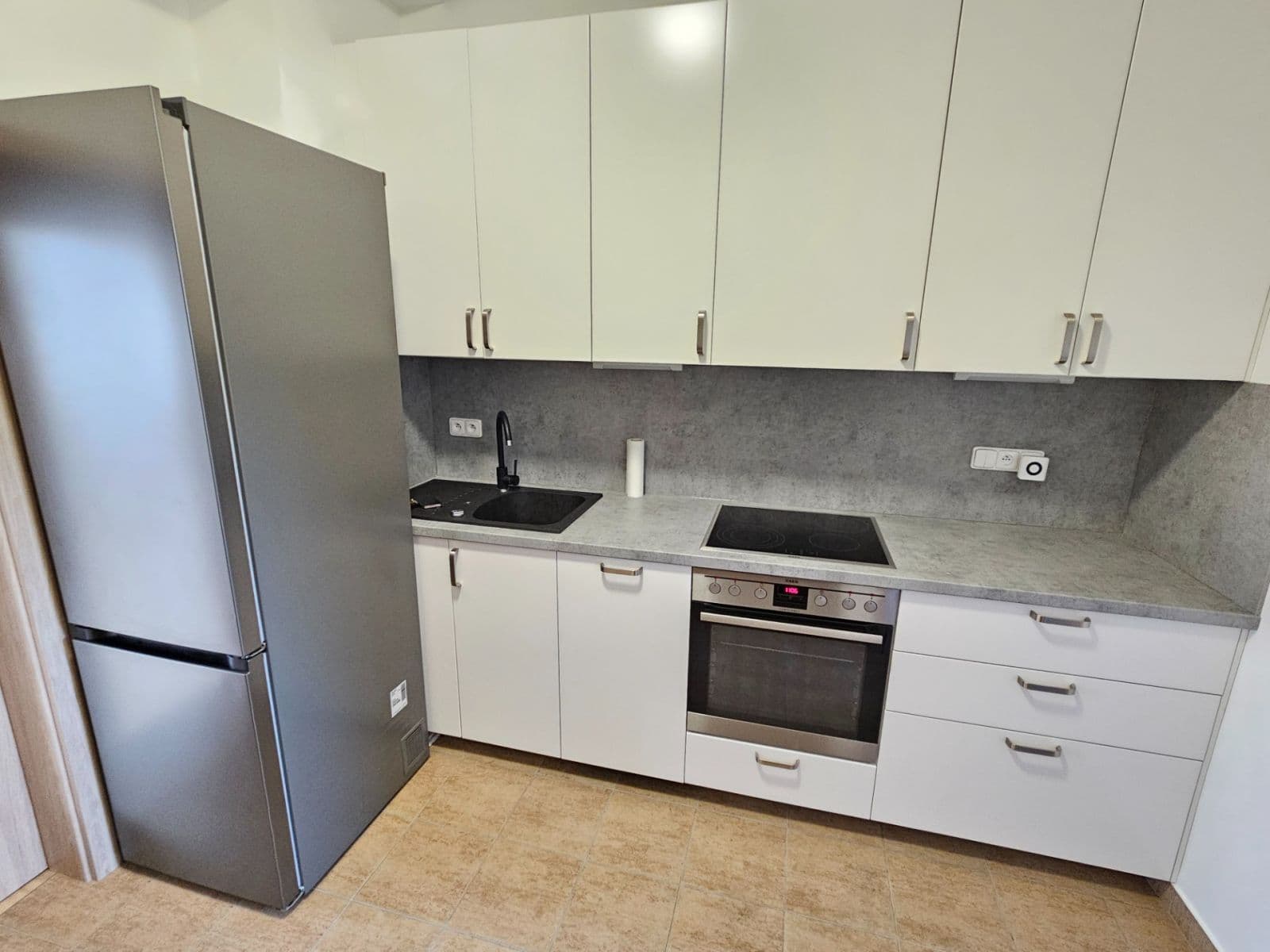 Pronájem bytu 2+kk 45 m², Na Pecích, Praha, Praha Pronájem bytu 2+kk 45 m², Na Pecích, Praha, Praha