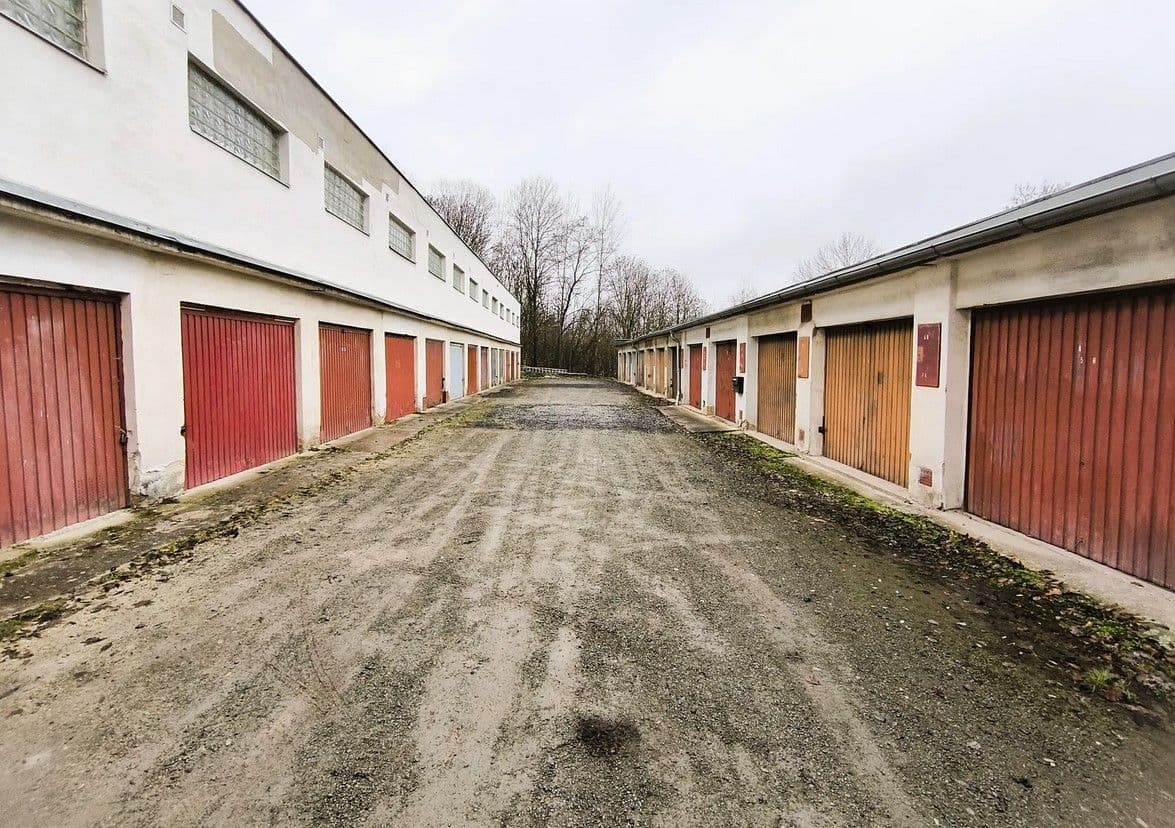 Prodej garáže 19 m², Marie Hűbnerové, Ústí nad Labem, Ústecký kraj Prodej garáže 19 m², Marie Hűbnerové, Ústí nad Labem, Ústecký kraj