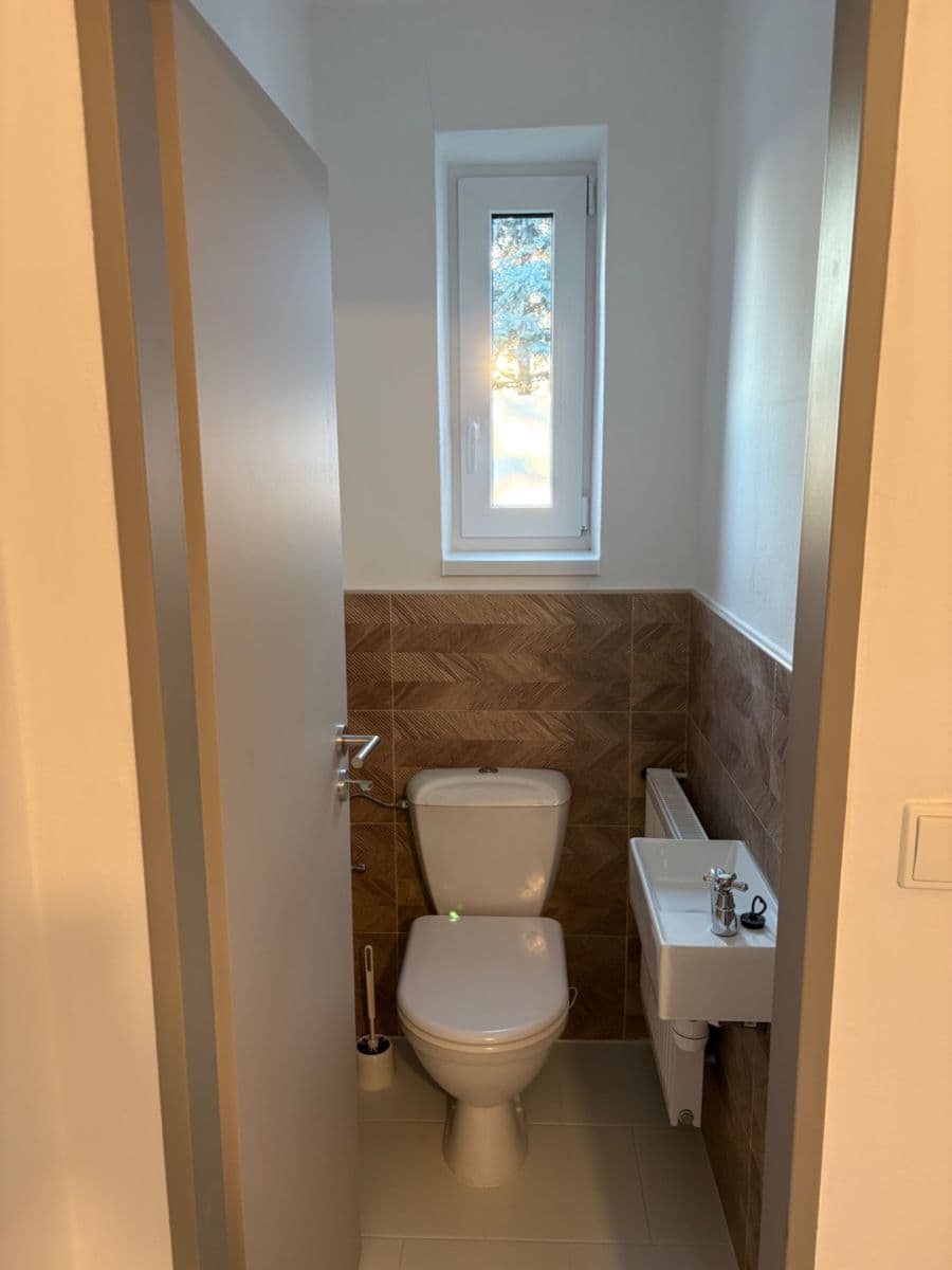 Pronájem domu 150 m², pozemek 750 m², Čtyřkoly, Středočeský kraj Pronájem domu 150 m², pozemek 750 m², Čtyřkoly, Středočeský kraj