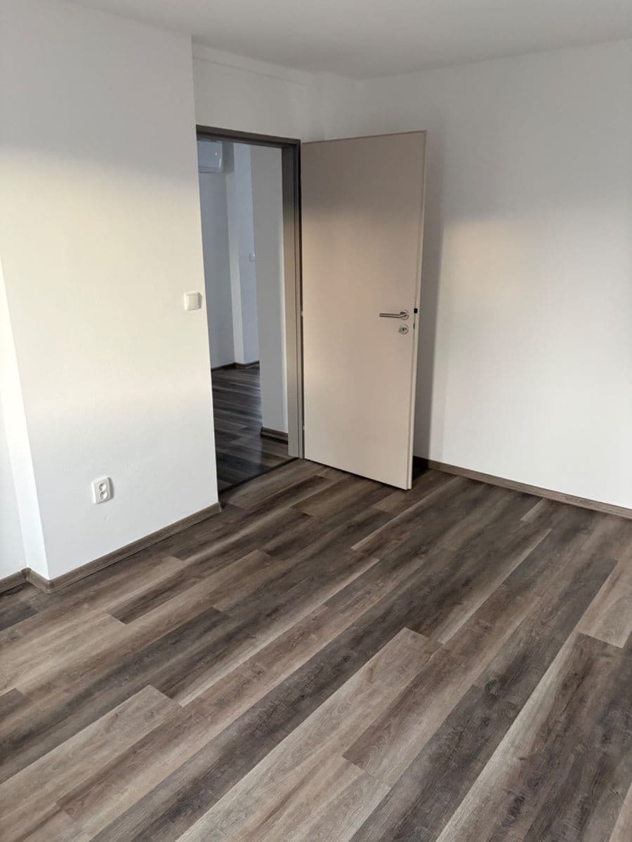 Pronájem domu 150 m², pozemek 750 m², Čtyřkoly, Středočeský kraj Pronájem domu 150 m², pozemek 750 m², Čtyřkoly, Středočeský kraj