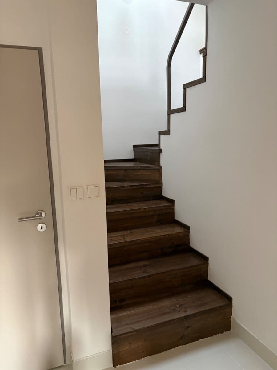 Pronájem domu 150 m², pozemek 750 m², Čtyřkoly, Středočeský kraj Pronájem domu 150 m², pozemek 750 m², Čtyřkoly, Středočeský kraj