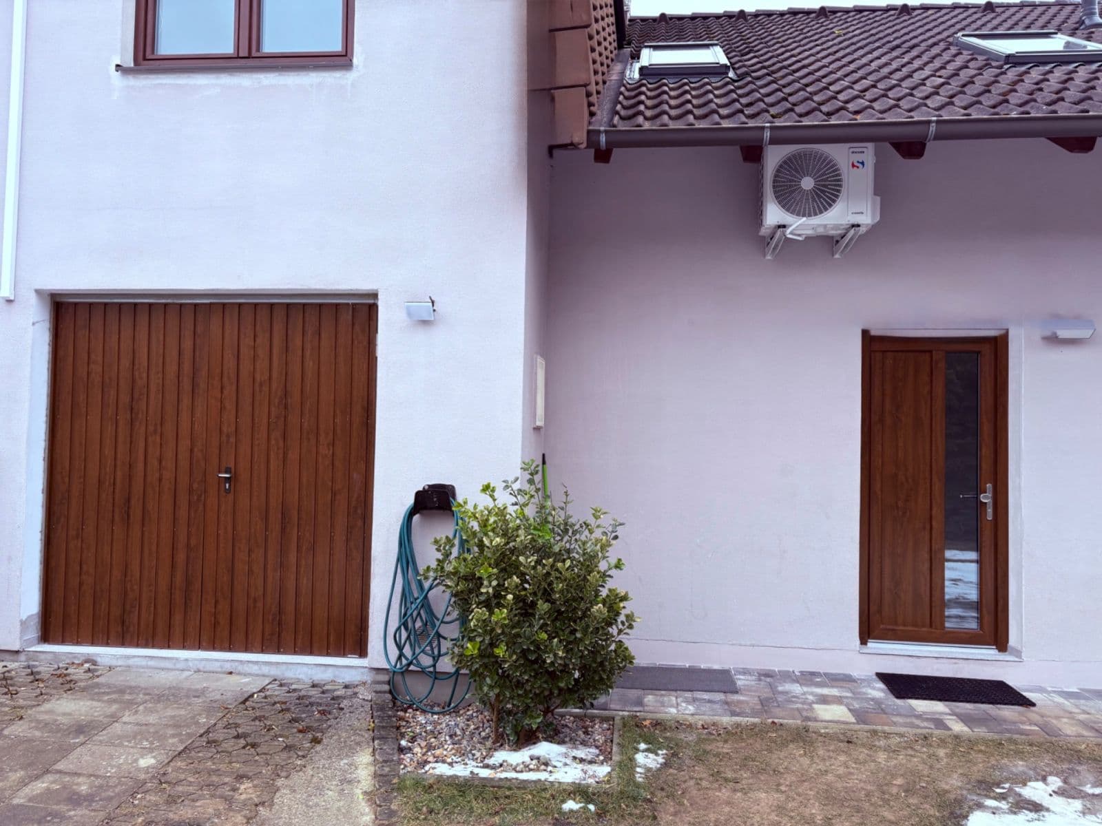 Pronájem domu 150 m², pozemek 750 m², Čtyřkoly, Středočeský kraj Pronájem domu 150 m², pozemek 750 m², Čtyřkoly, Středočeský kraj