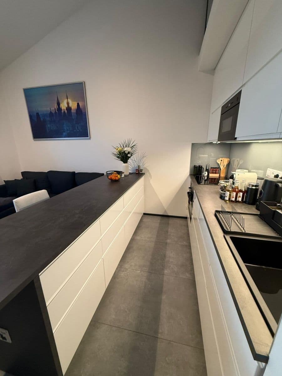 Prodej bytu 1+kk 40 m², Jaroslava Foglara, Praha, Praha Prodej bytu 1+kk 40 m², Jaroslava Foglara, Praha, Praha