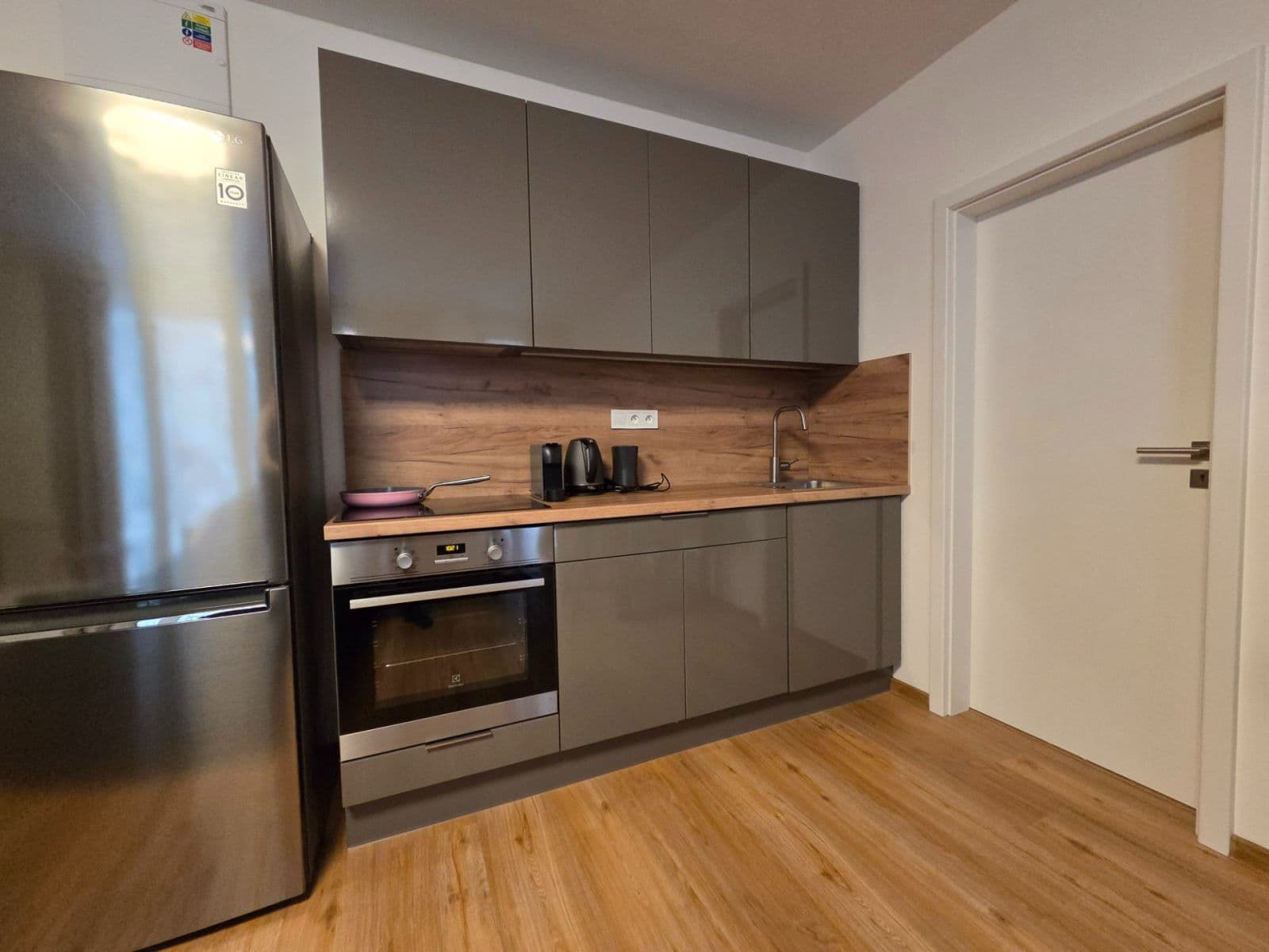 Pronájem bytu 2+kk 38 m², Pod Stárkou, Praha, Praha Pronájem bytu 2+kk 38 m², Pod Stárkou, Praha, Praha