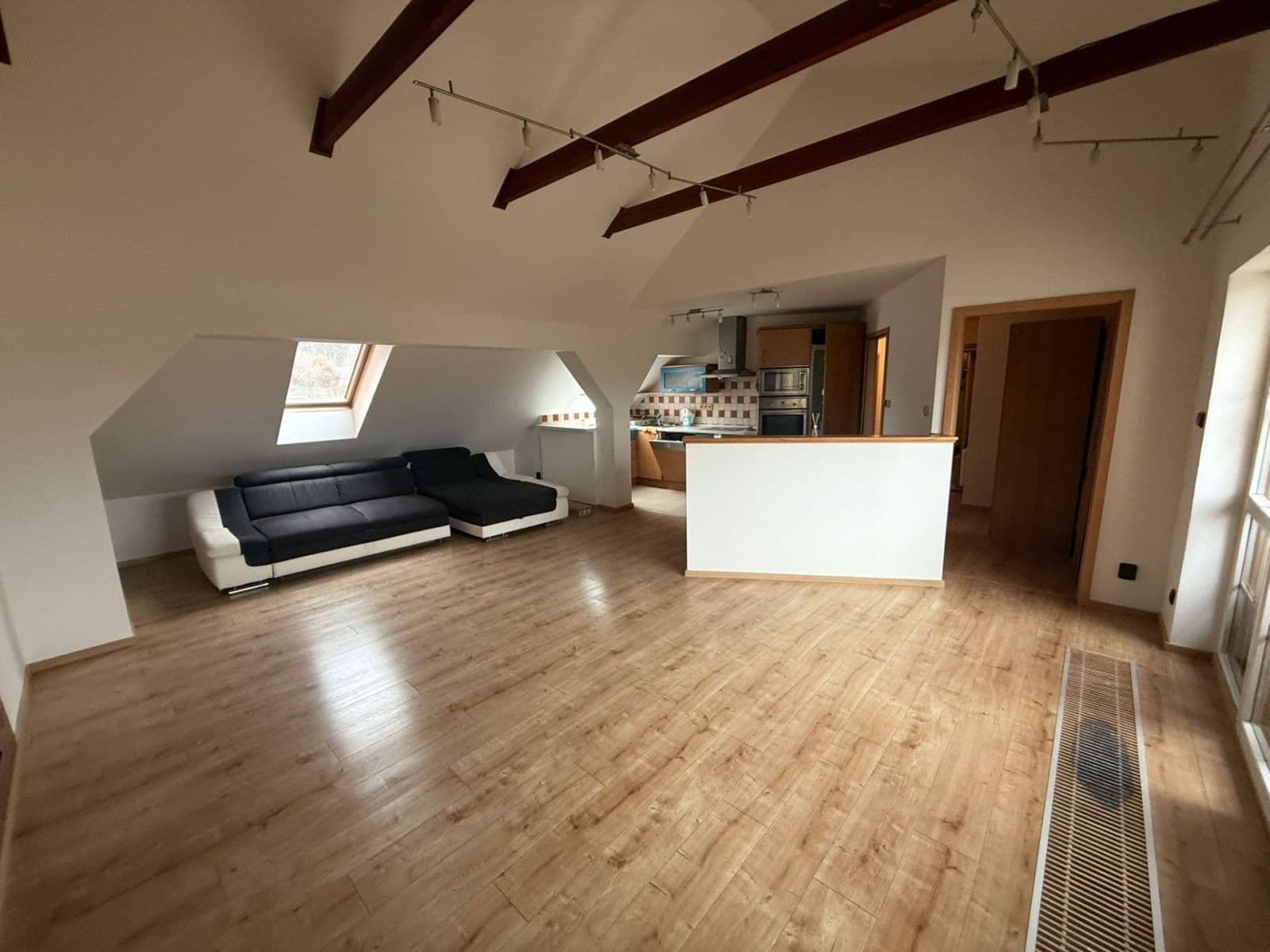 Pronájem bytu 3+kk 90 m², K Radotínu, Praha, Praha Pronájem bytu 3+kk 90 m², K Radotínu, Praha, Praha