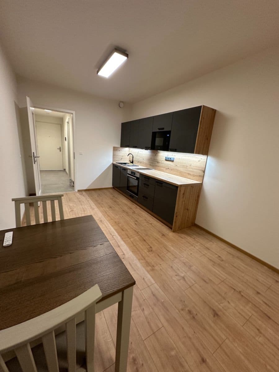 Pronájem bytu 1+kk 31 m², Českobrodská, Praha, Praha Pronájem bytu 1+kk 31 m², Českobrodská, Praha, Praha
