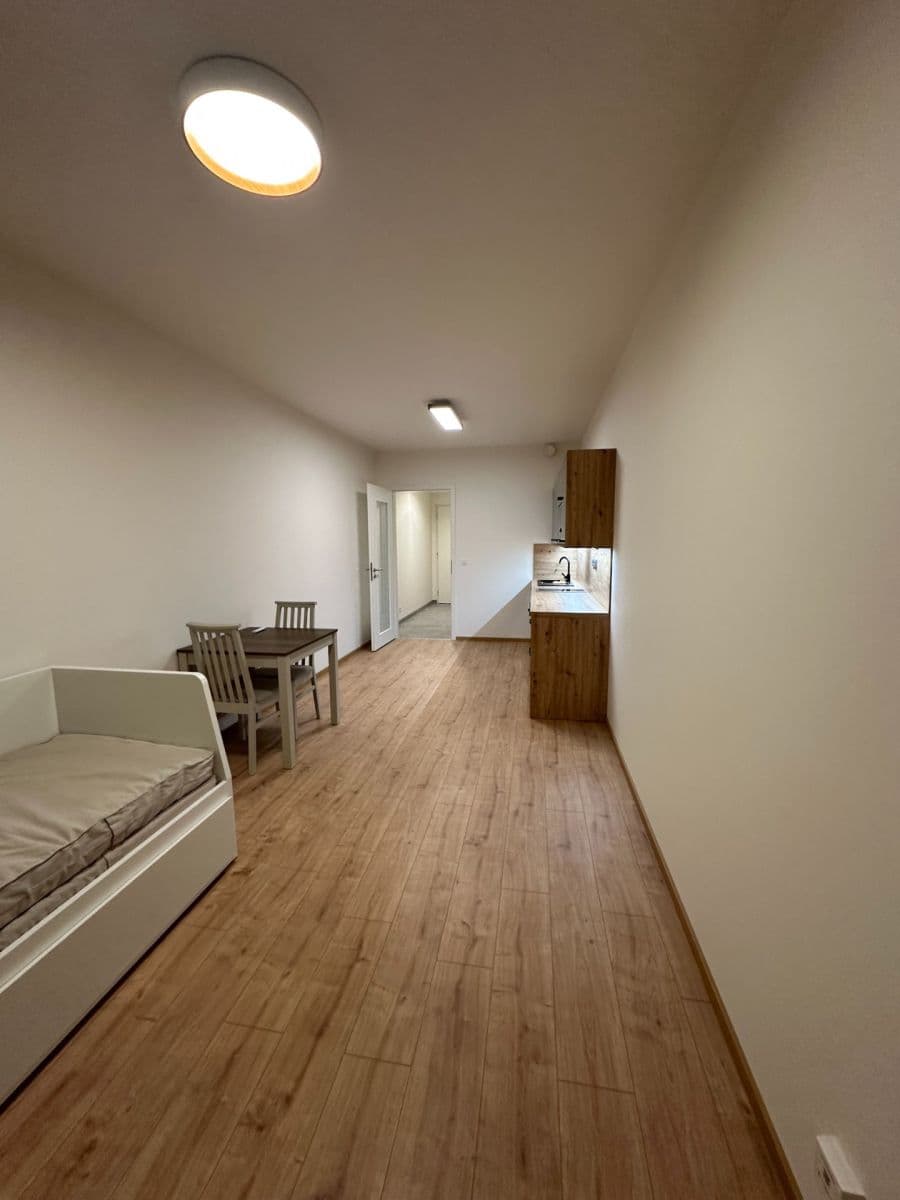 Pronájem bytu 1+kk 31 m², Českobrodská, Praha, Praha Pronájem bytu 1+kk 31 m², Českobrodská, Praha, Praha